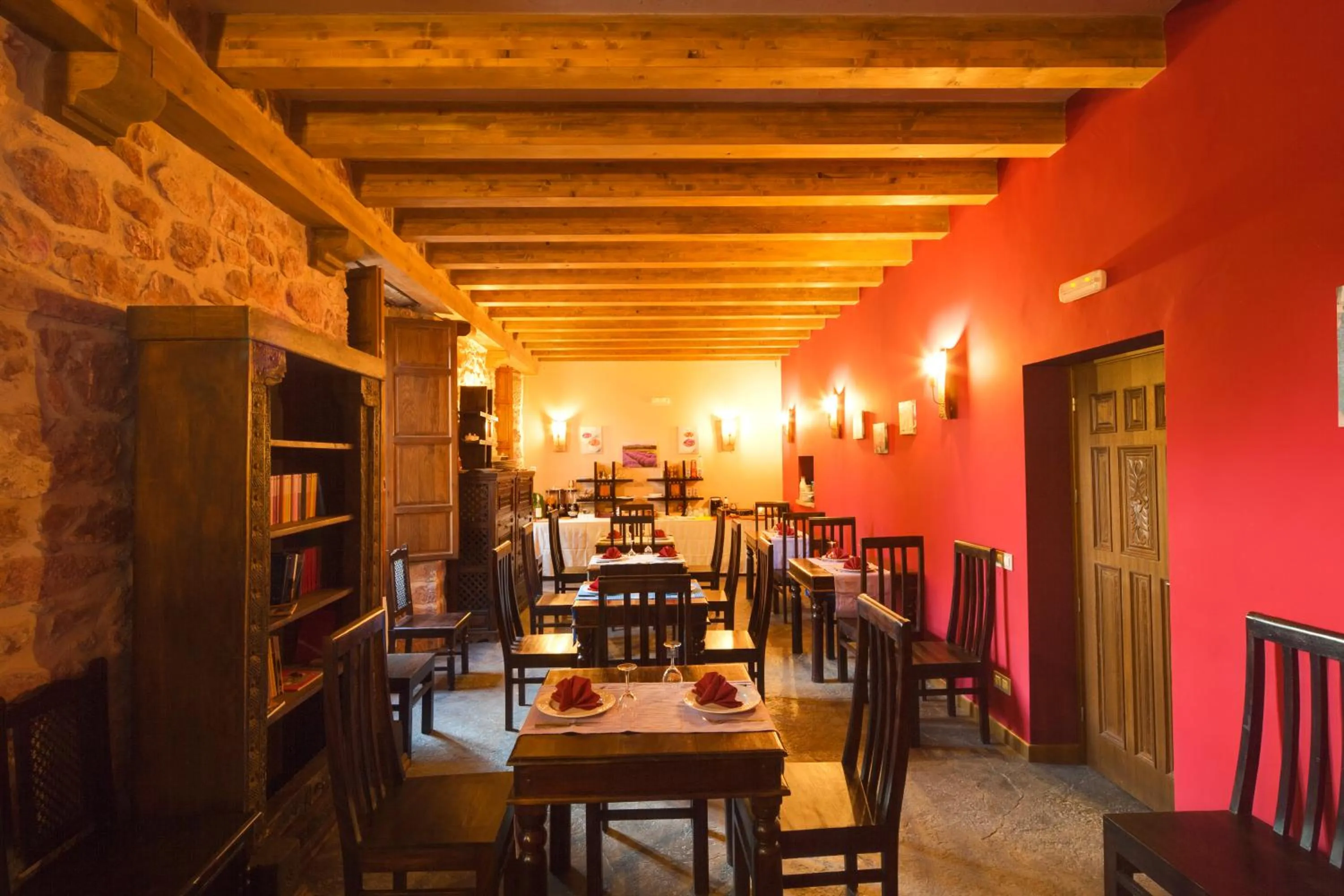 Restaurant/places to eat in El Señorio De La Serrezuela