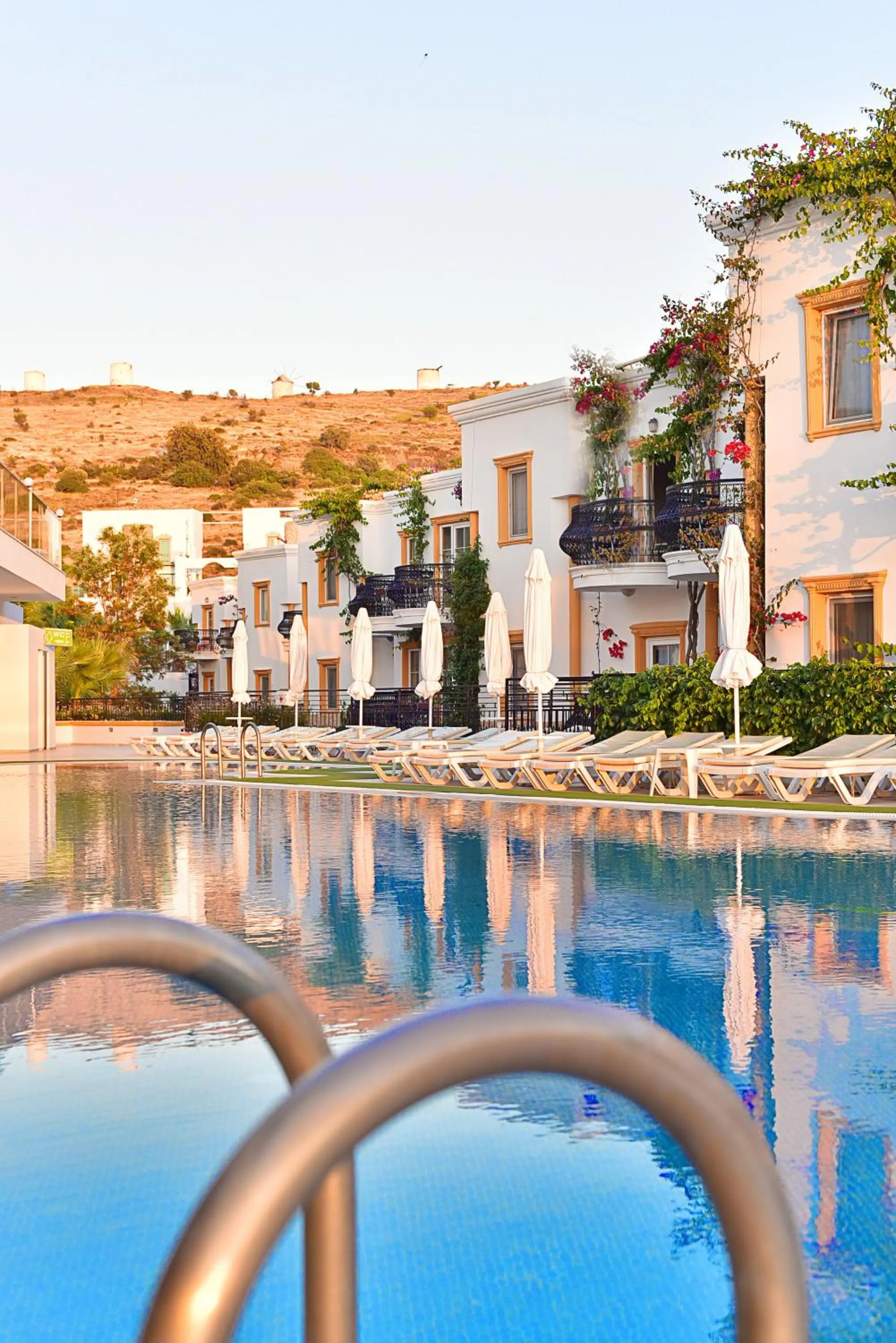 Swimming pool in Tropicana Beach