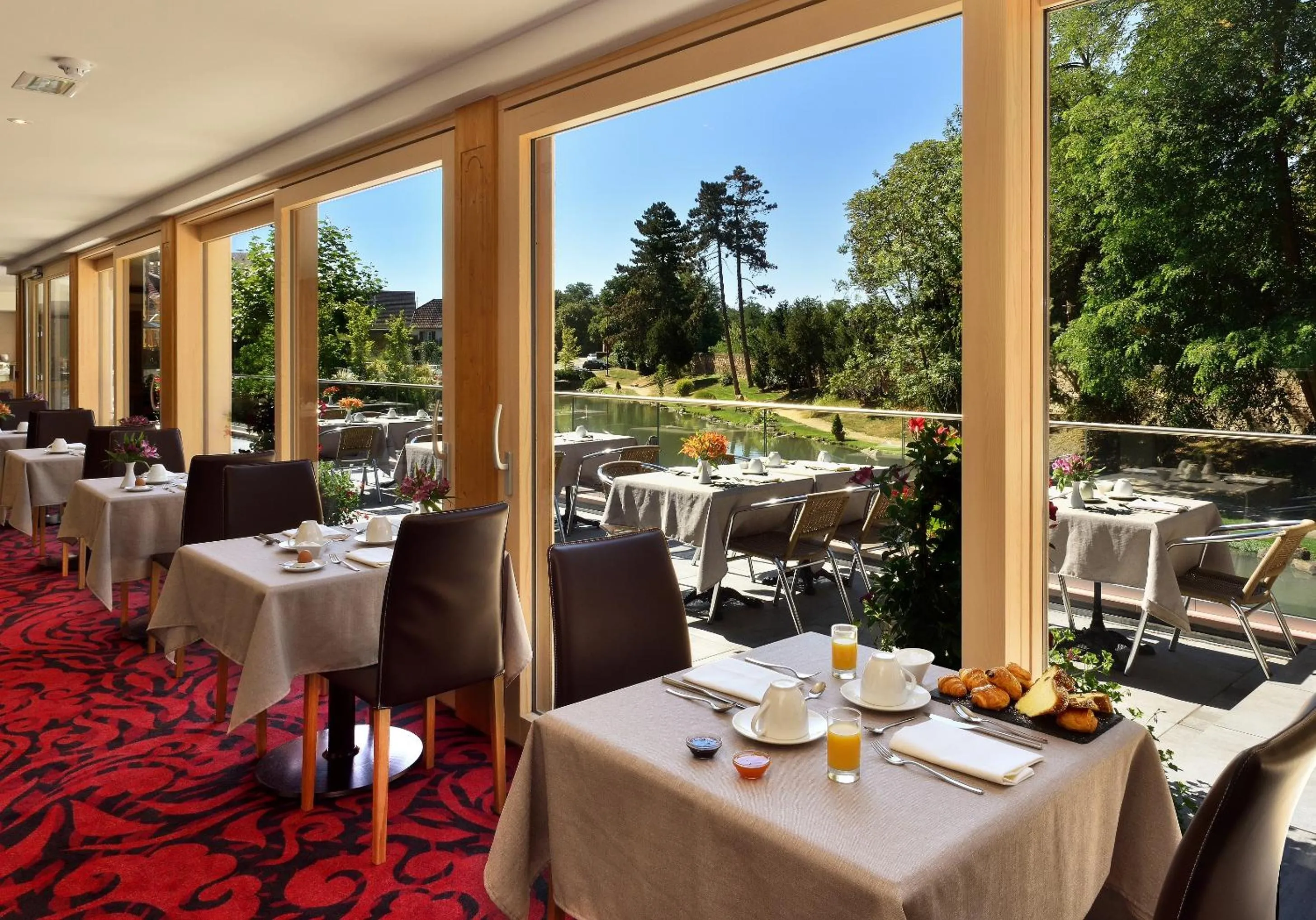 Breakfast in Hotel Spa Restaurant Domaine du Moulin
