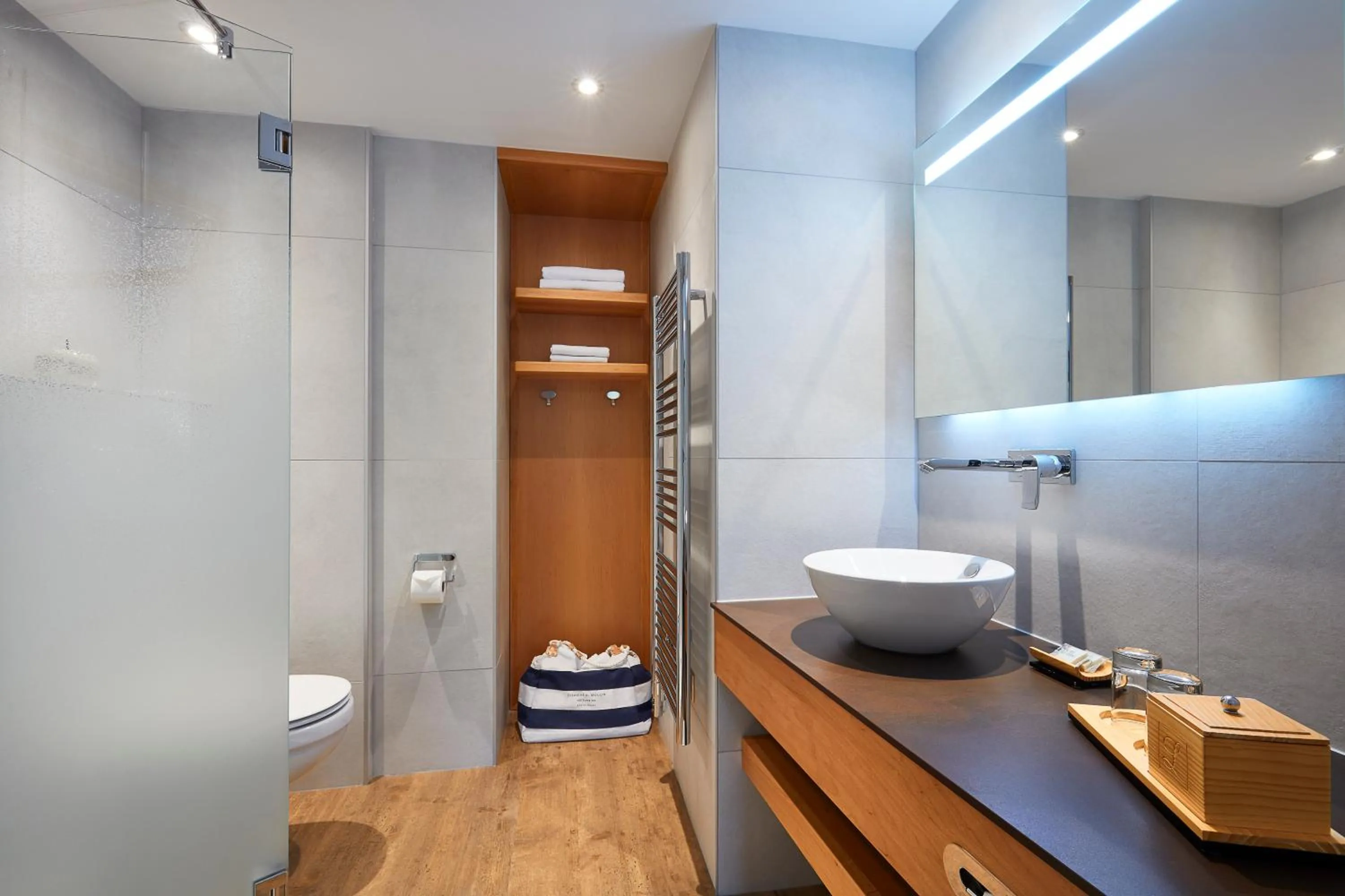 Bathroom in Hotel Spa Restaurant Domaine du Moulin
