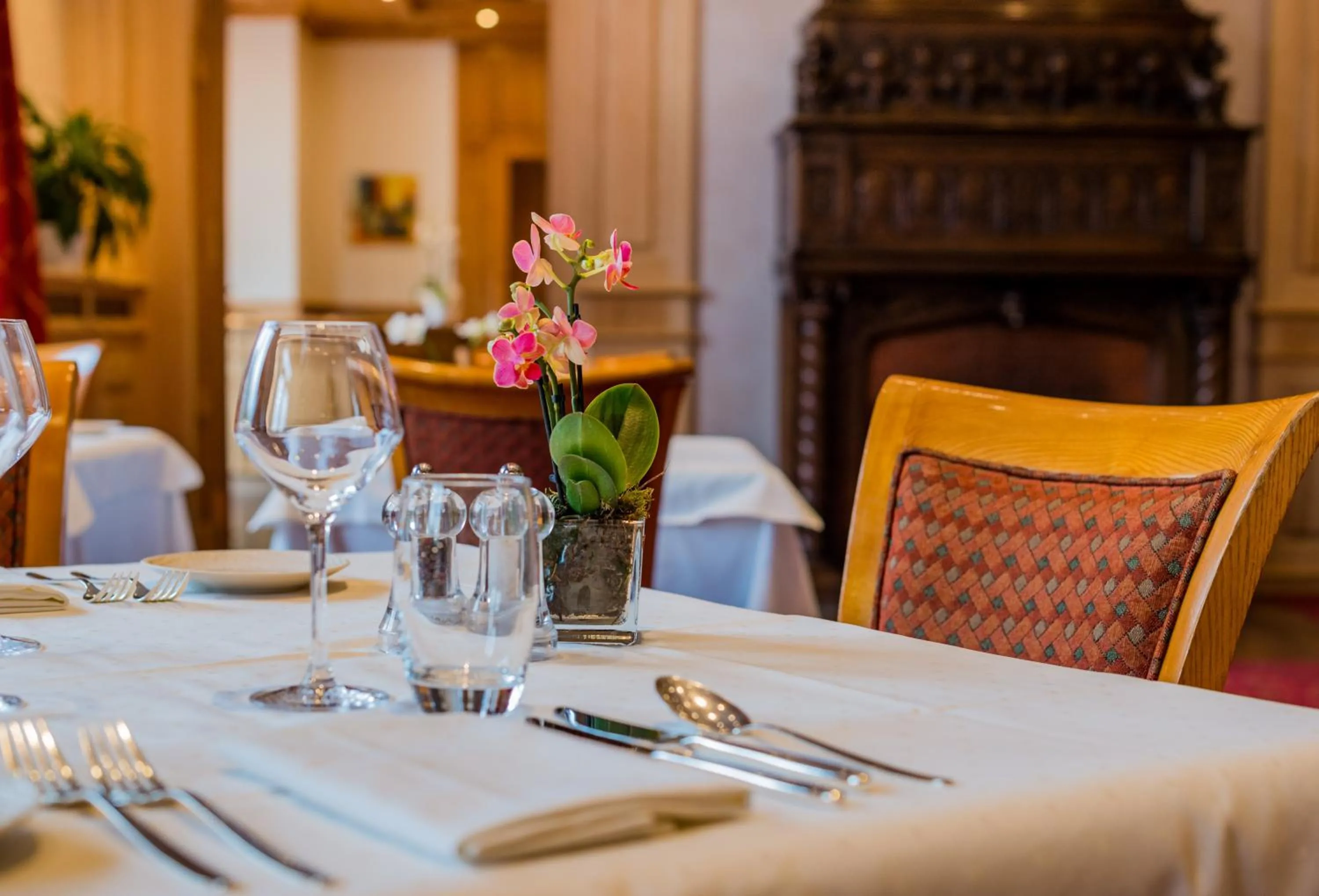 Restaurant/places to eat in Hotel Spa Restaurant Domaine du Moulin