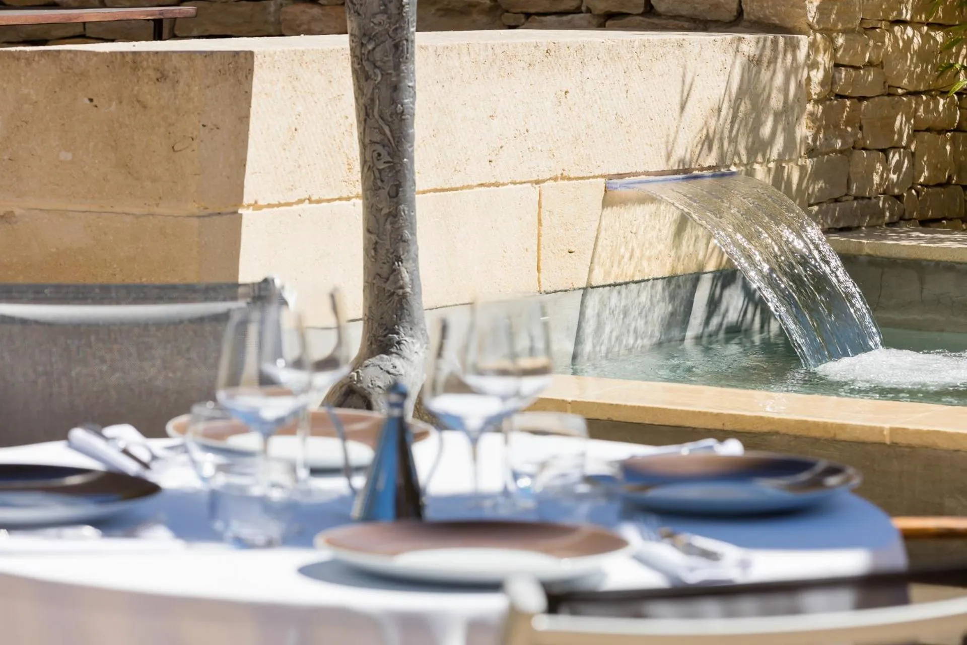 Patio in Hôtel Carcarille Restaurant Le C