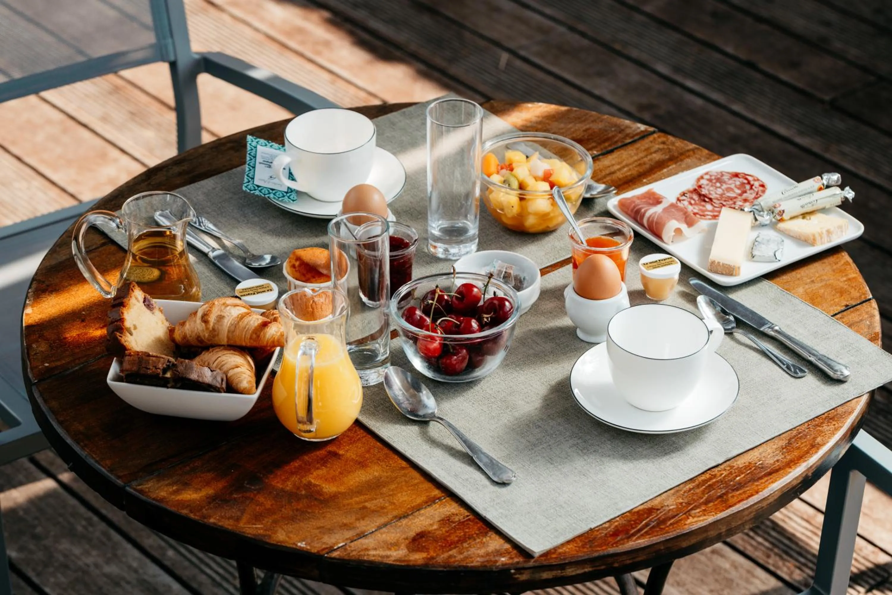 Breakfast in Hôtel Carcarille Restaurant Le C