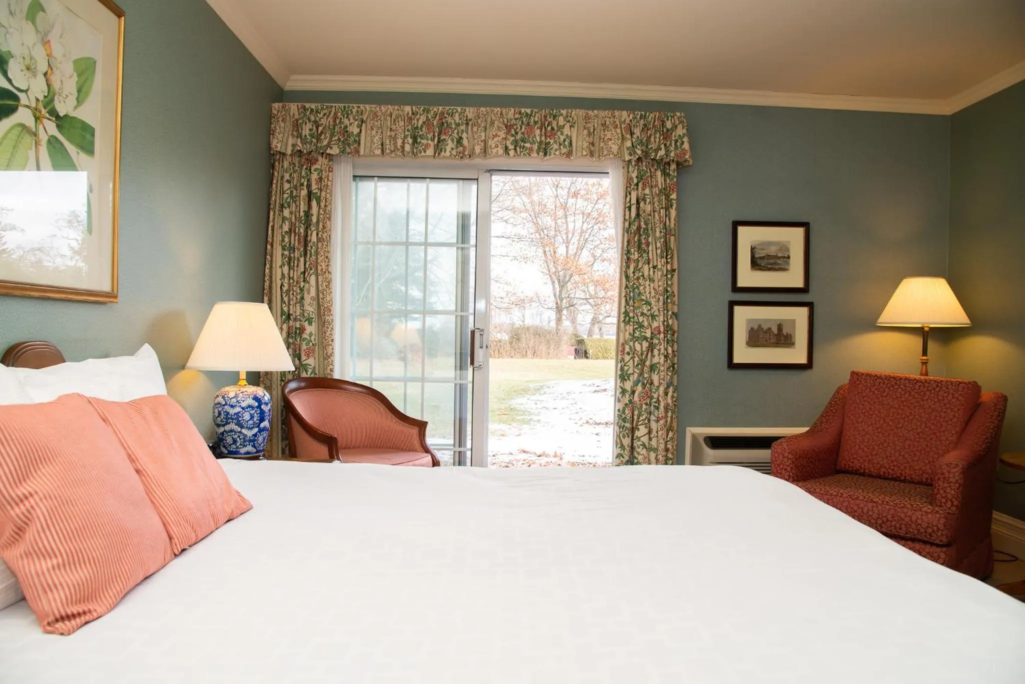 Bed in Briars Resort and Spa