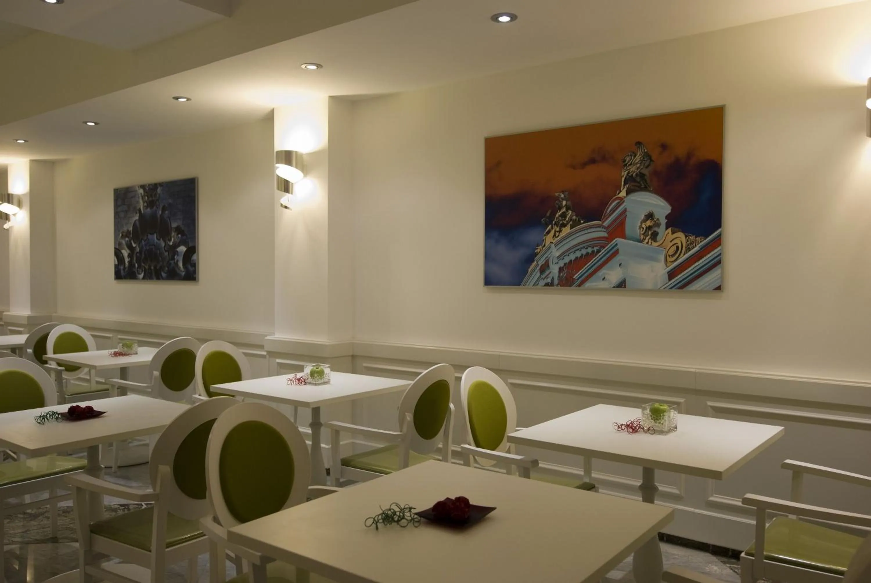 Restaurant/places to eat in JR Hotels Oriente Bari