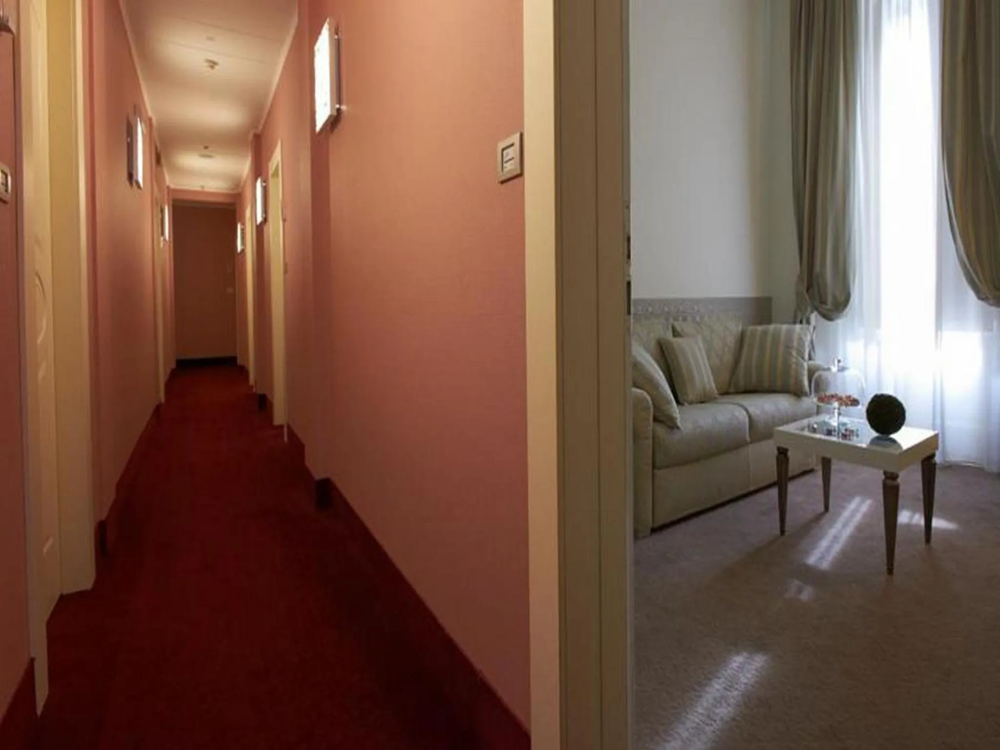 Photo of the whole room in JR Hotels Oriente Bari