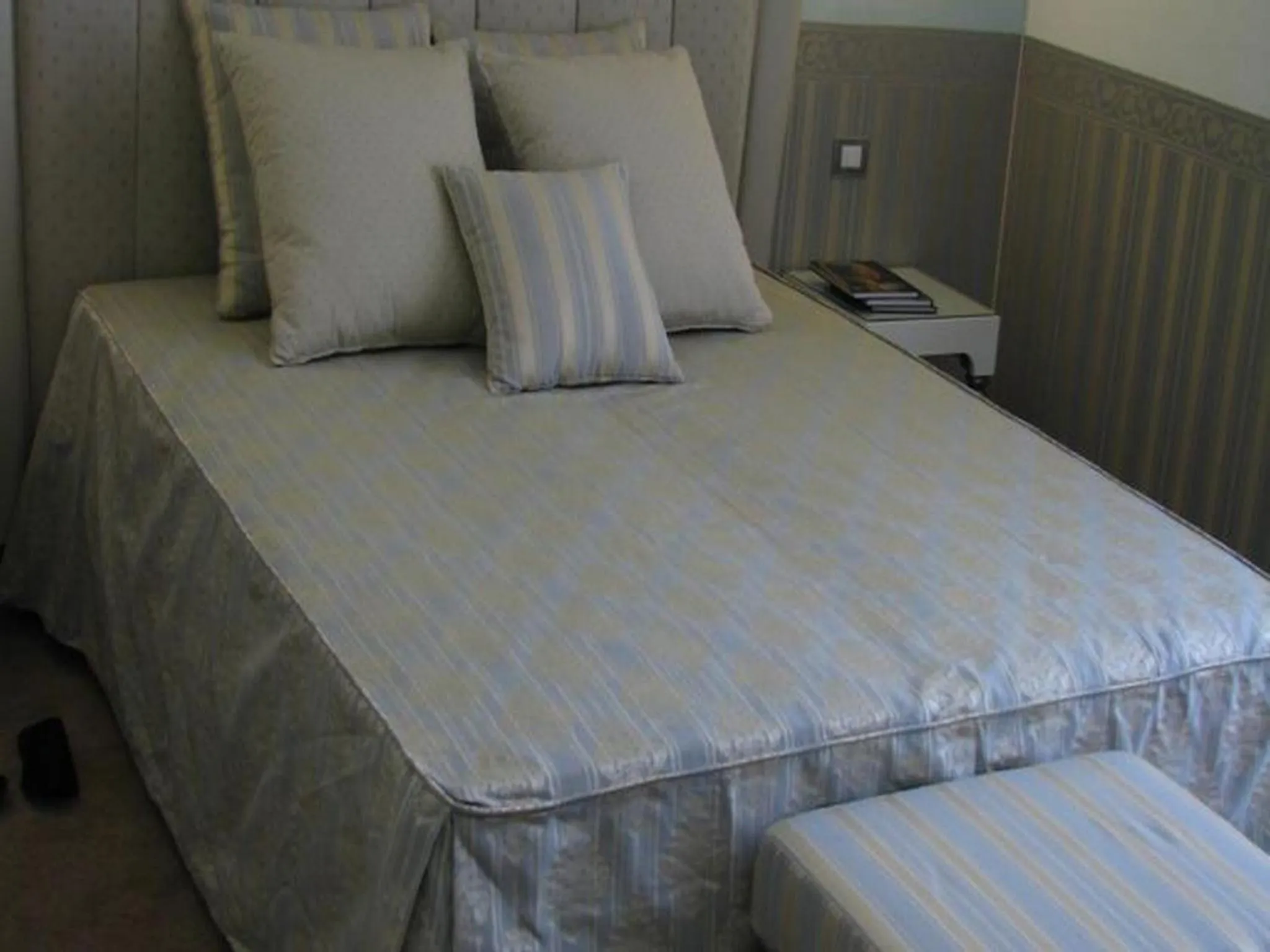 Bed in JR Hotels Oriente Bari