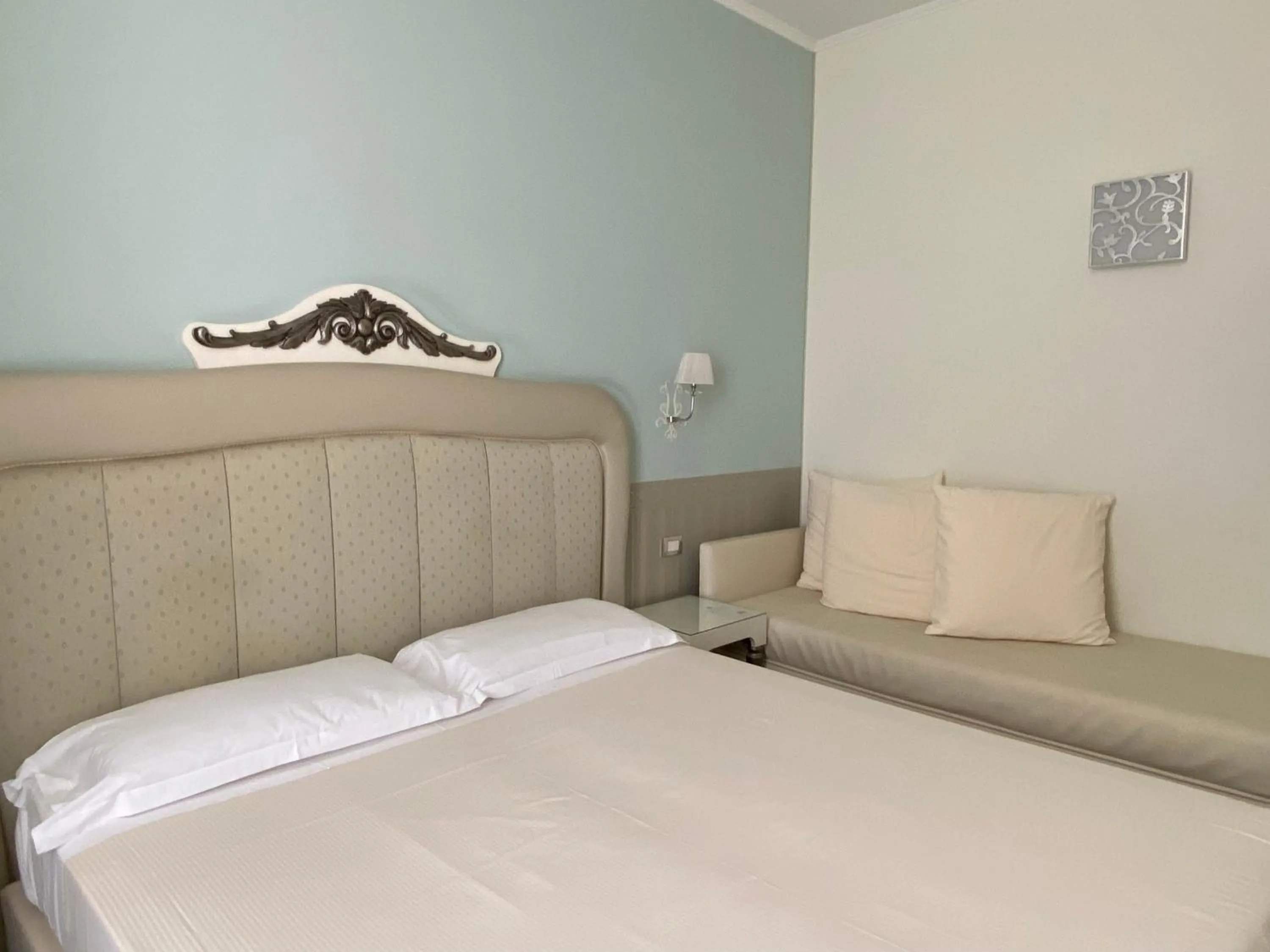 Bedroom, Bed in JR Hotels Oriente Bari