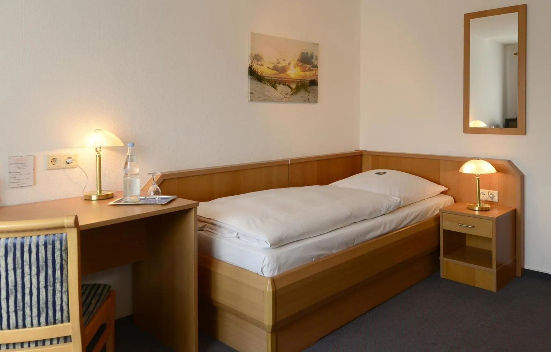 Bedroom, Bed in Hotel Goos