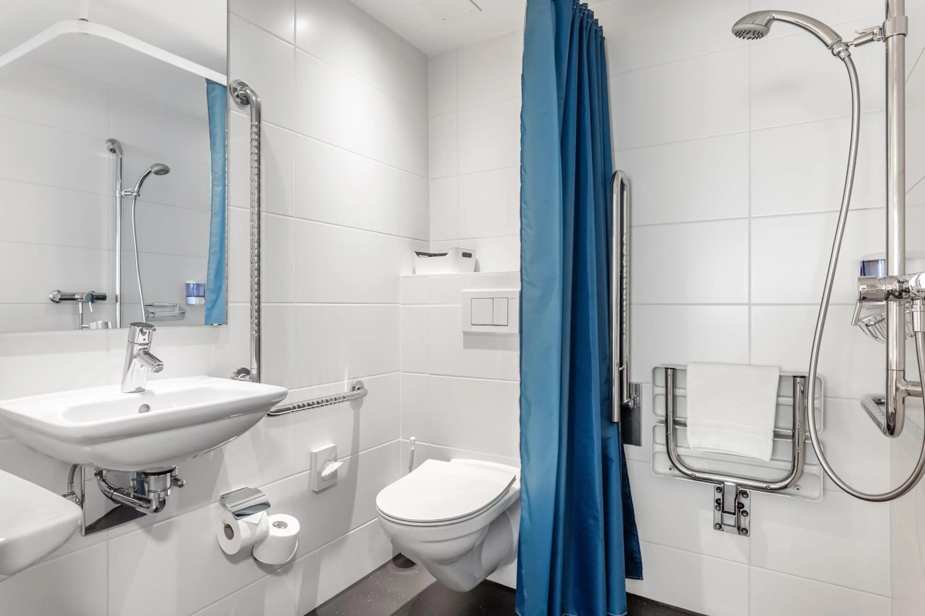 Facility for disabled guests in Hotel Marta - 1950's architecture in Zurich's vibrant old town, near main station