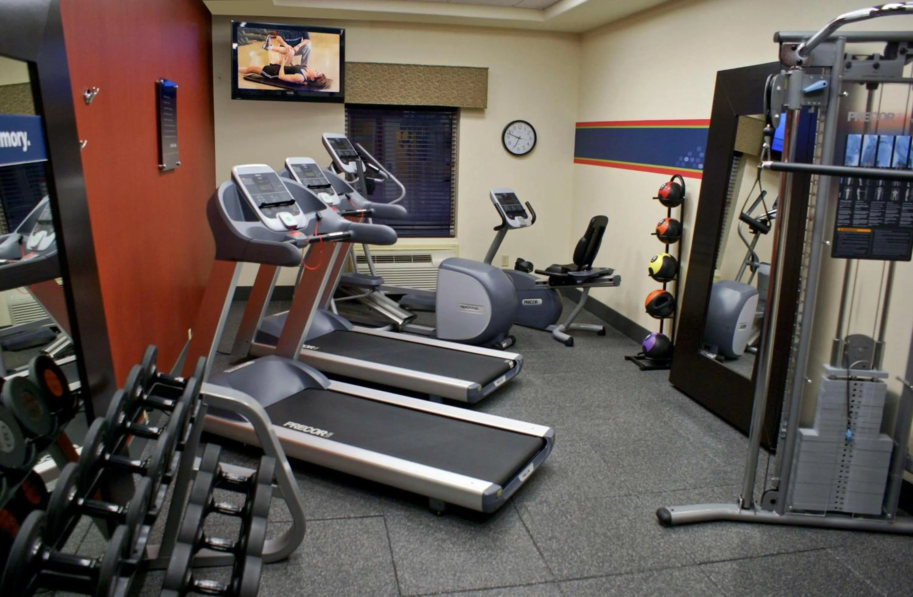 Fitness centre/facilities in Hampton Inn Orange