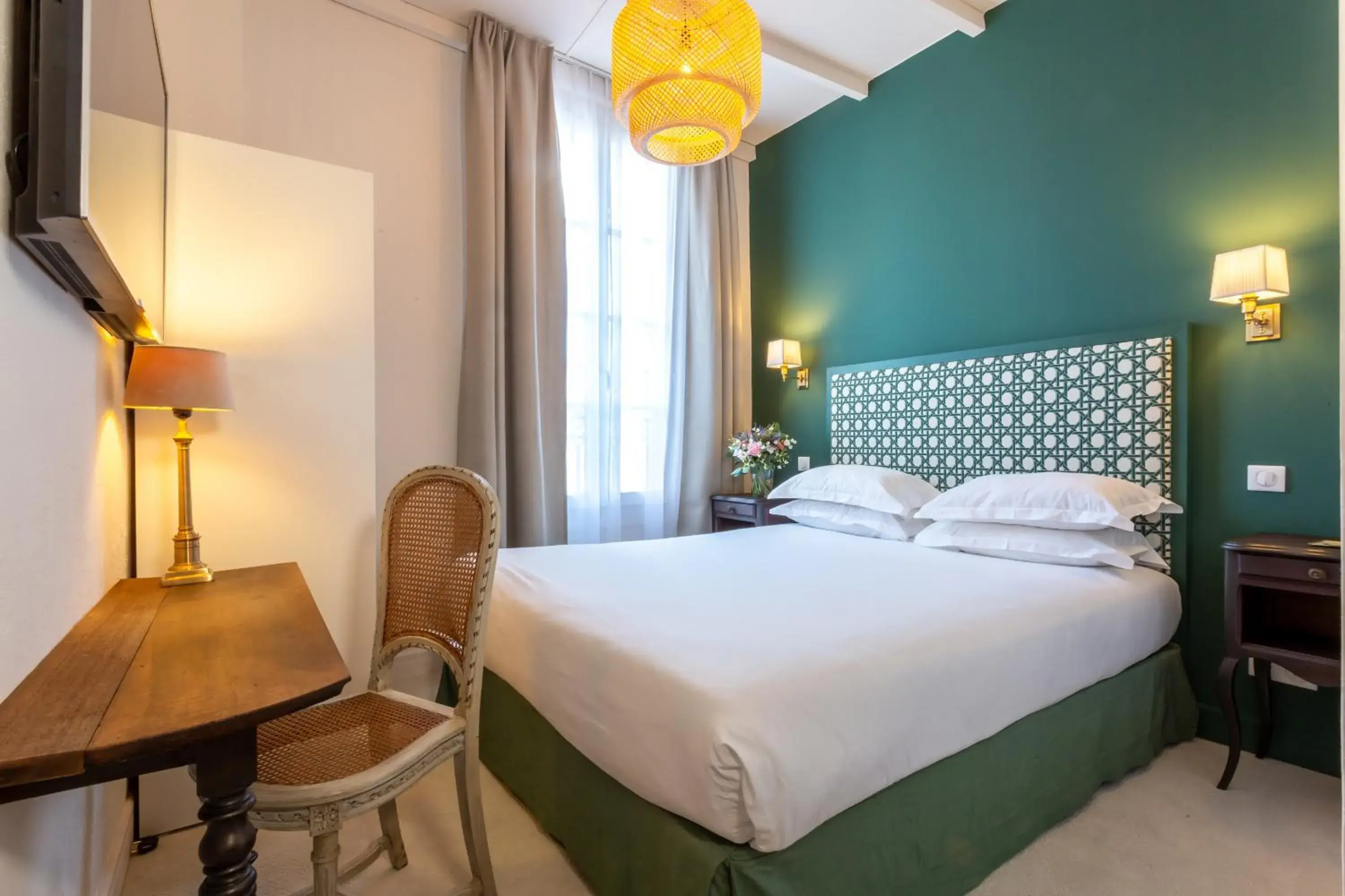 Classic Double Room in Hôtel Le Relais de Poste Arles Centre Historique Classic Double Room in Hôtel Le Relais de Poste Arles Centre Historique