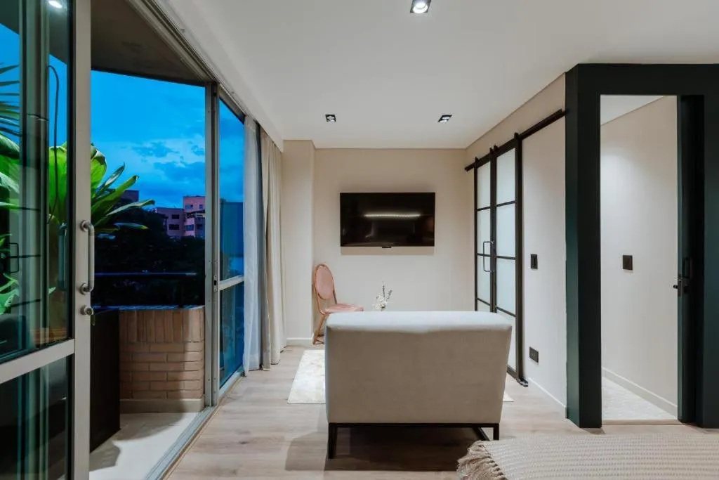 Living room in 1616 Hotel