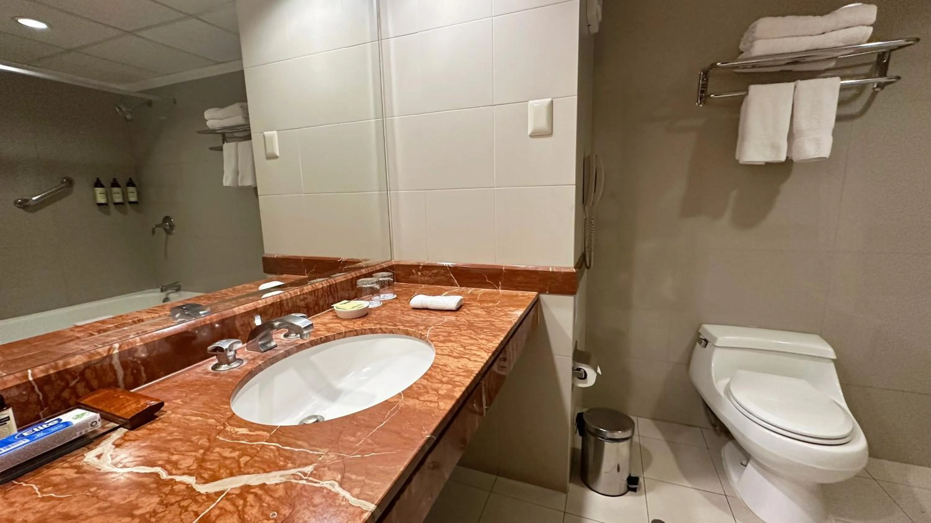 Bathroom in Costa del Sol Trujillo Centro