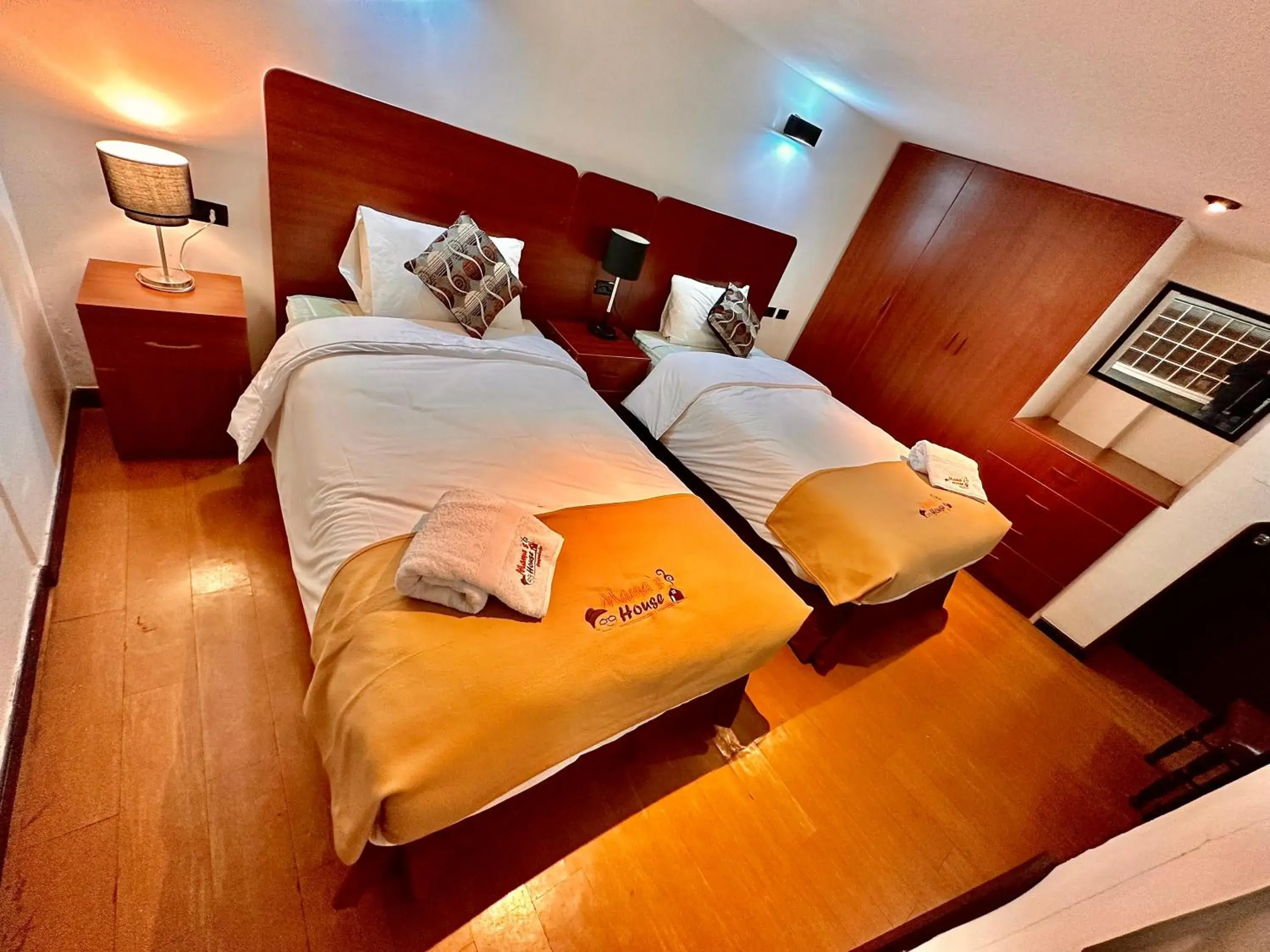 Double Room with Private Bathroom - single occupancy in Mama's House Double Room with Private Bathroom - single occupancy in Mama's House