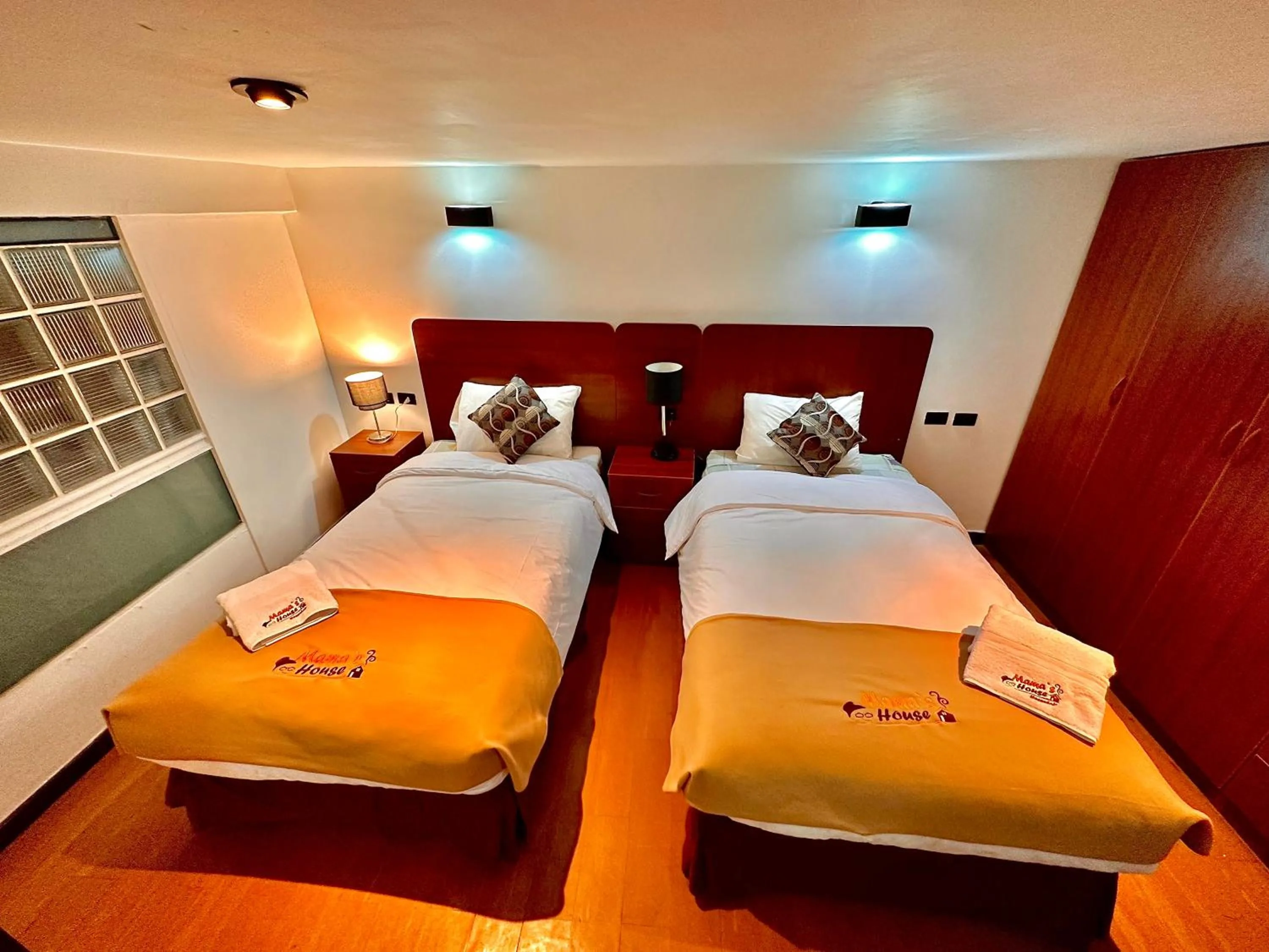 Double Room with Private Bathroom - single occupancy in Mama's House