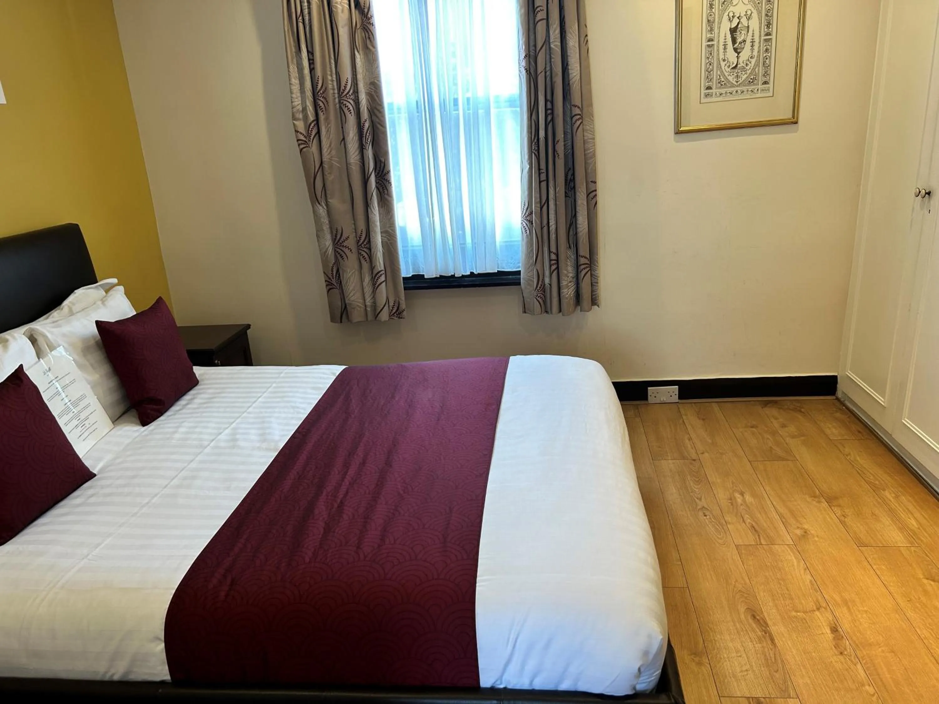 Bedroom, Bed in La Gaffe - Bed and Breakfast