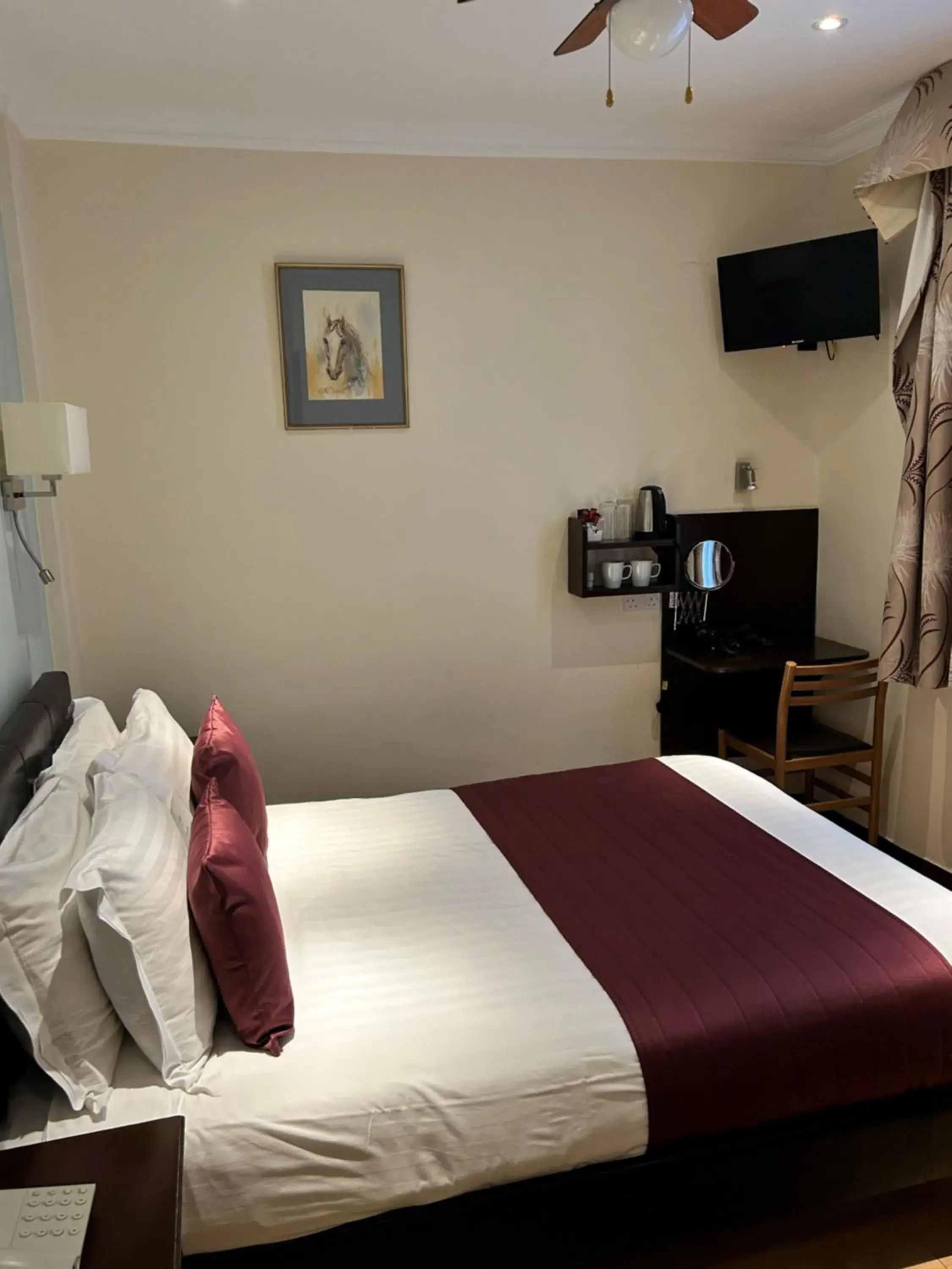 Bedroom, Bed in La Gaffe - Bed and Breakfast Bedroom, Bed in La Gaffe - Bed and Breakfast