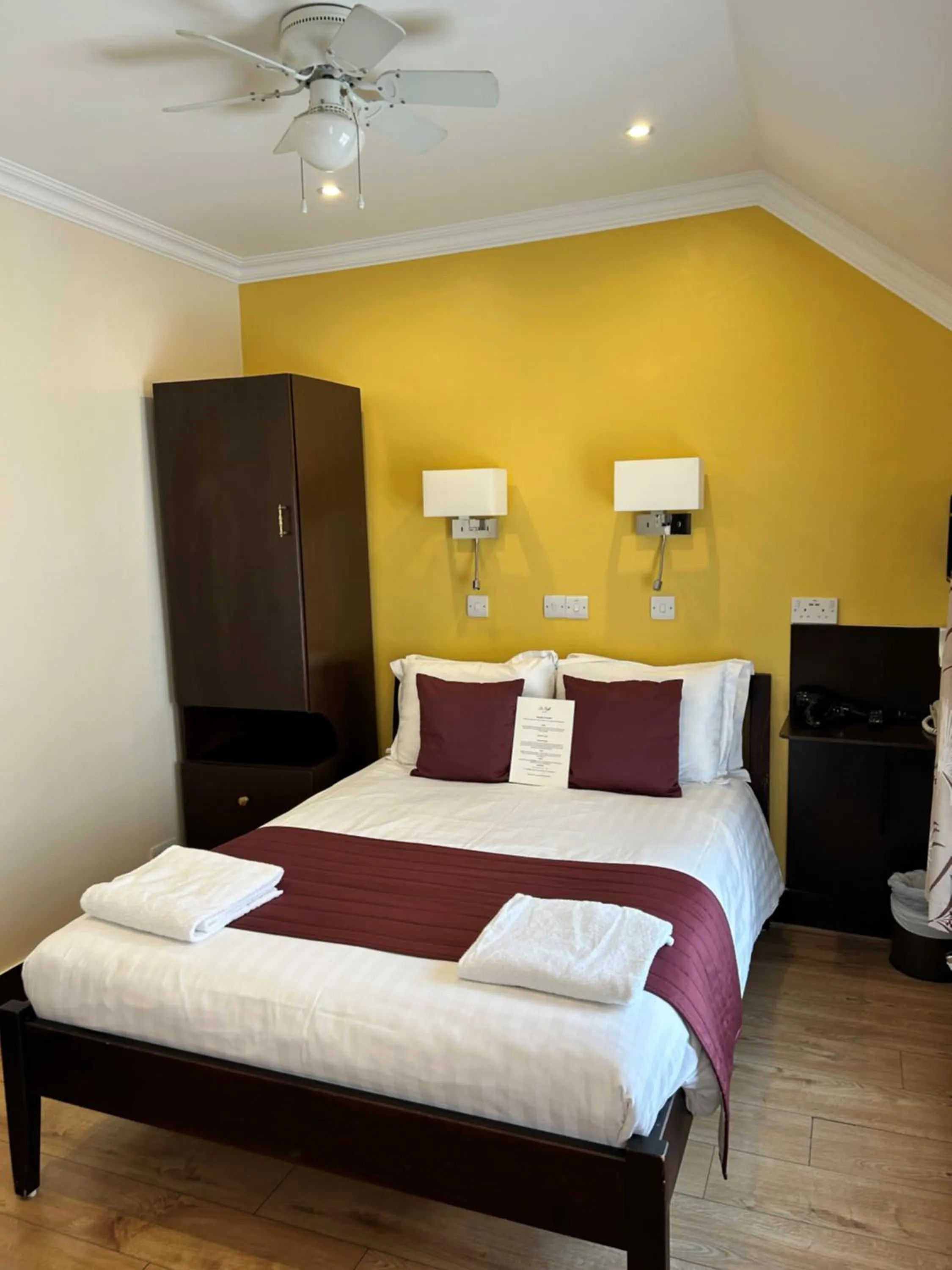 Bedroom, Bed in La Gaffe - Bed and Breakfast