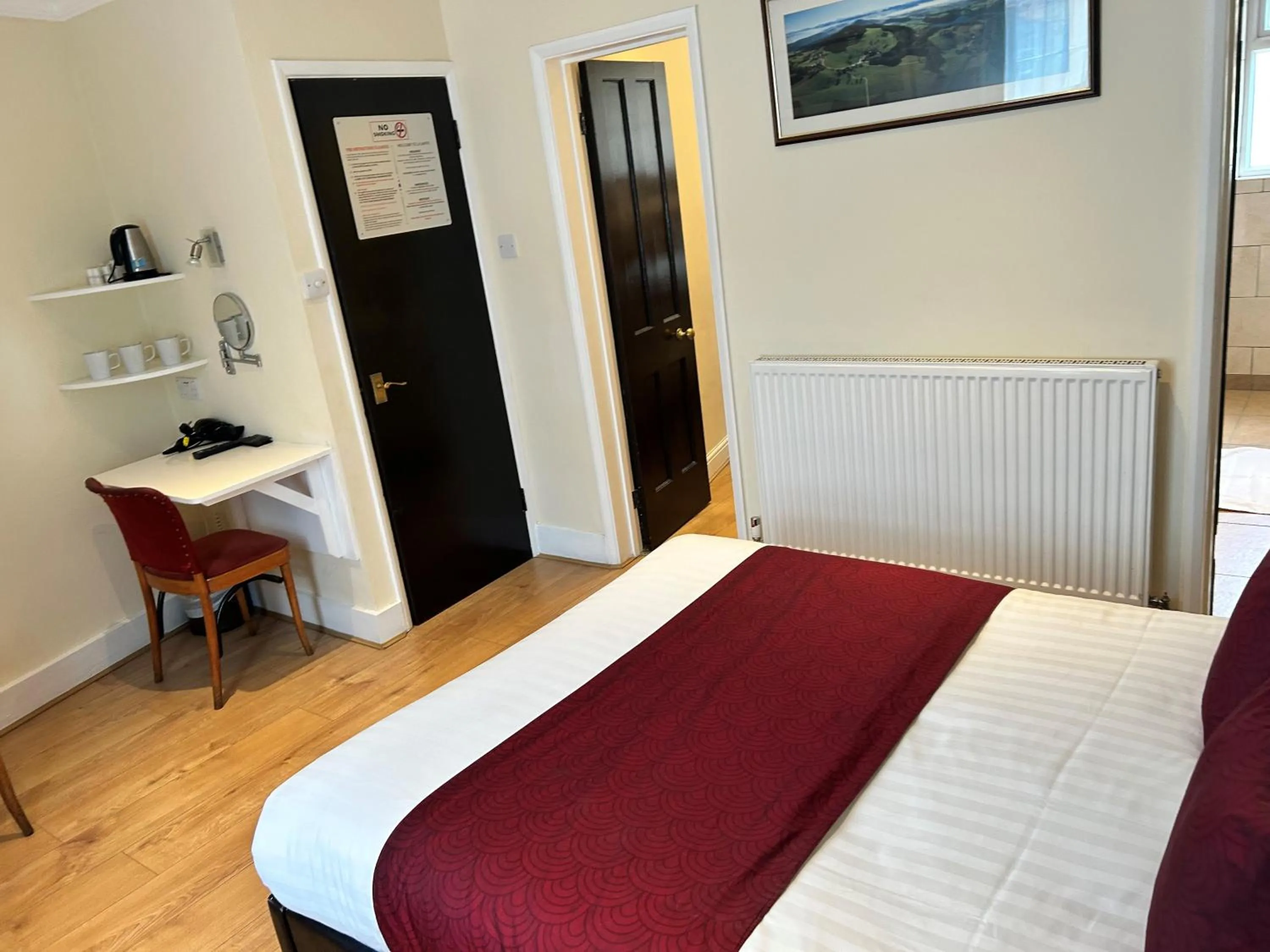 Bedroom, Bed in La Gaffe - Bed and Breakfast