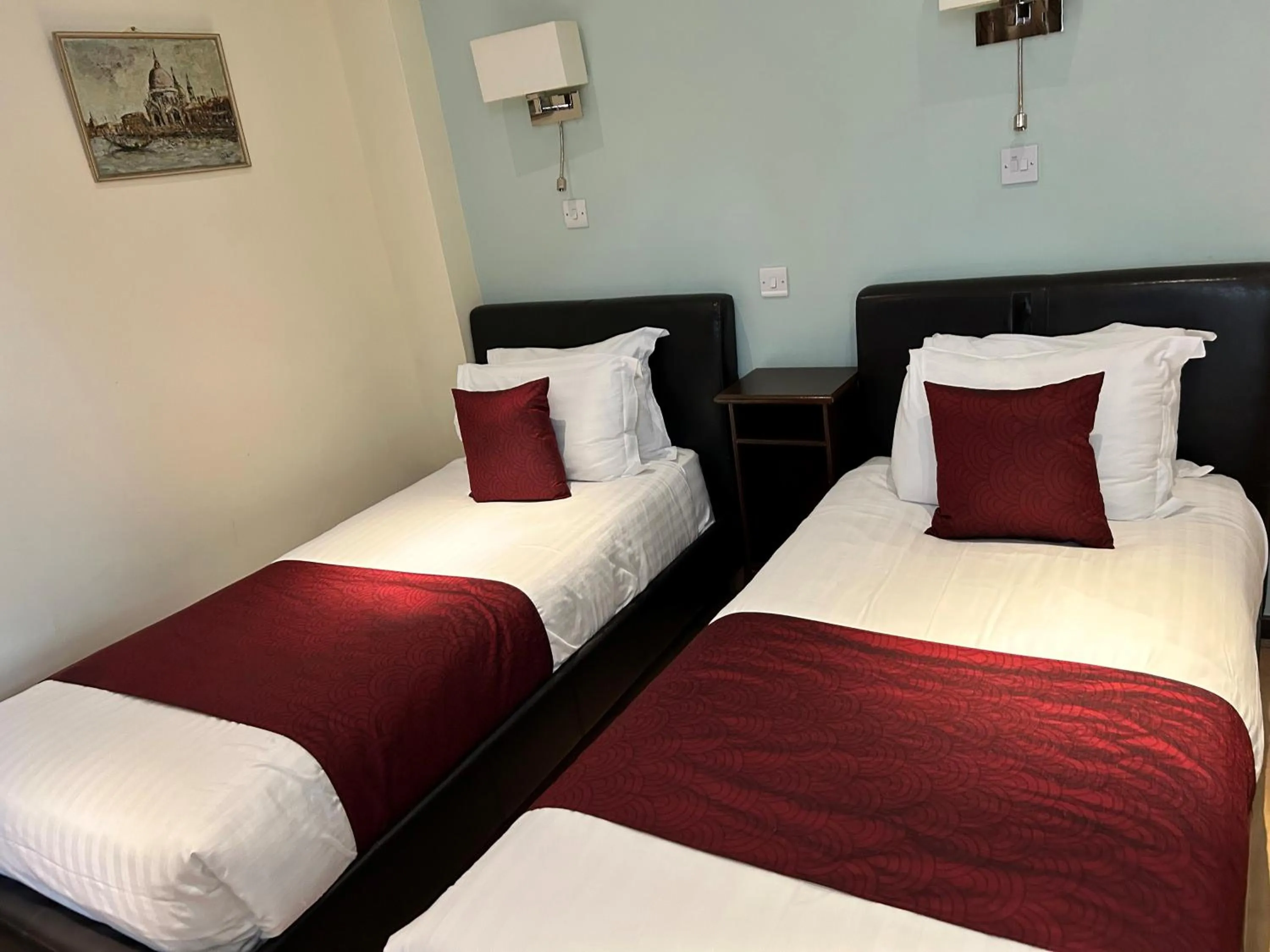 Bed in La Gaffe - Bed and Breakfast