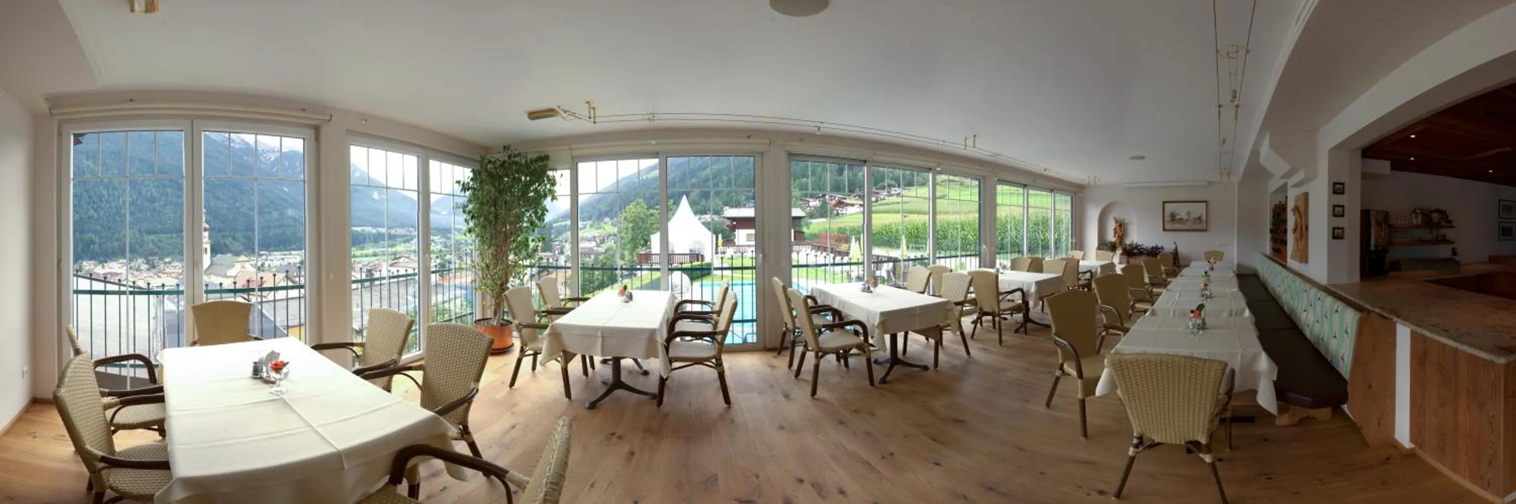 Restaurant/places to eat in Hotel Habicht