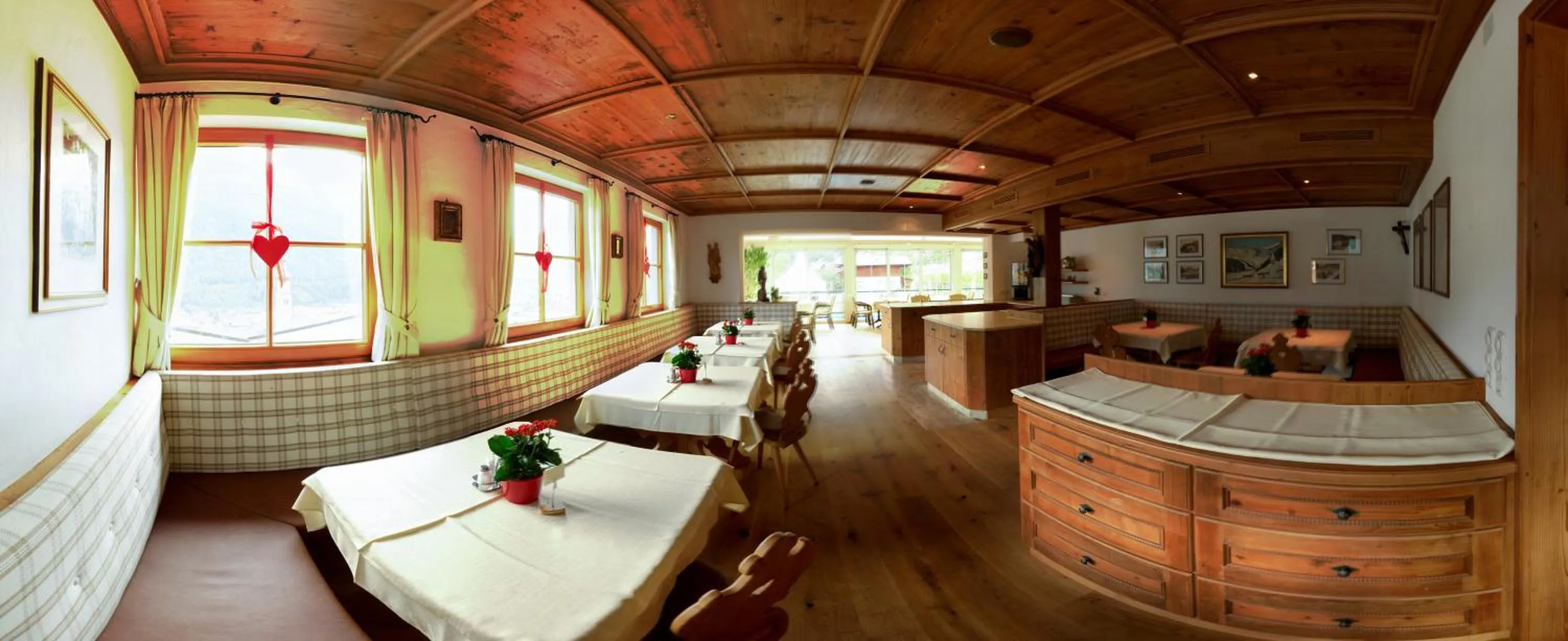 Restaurant/places to eat in Hotel Habicht