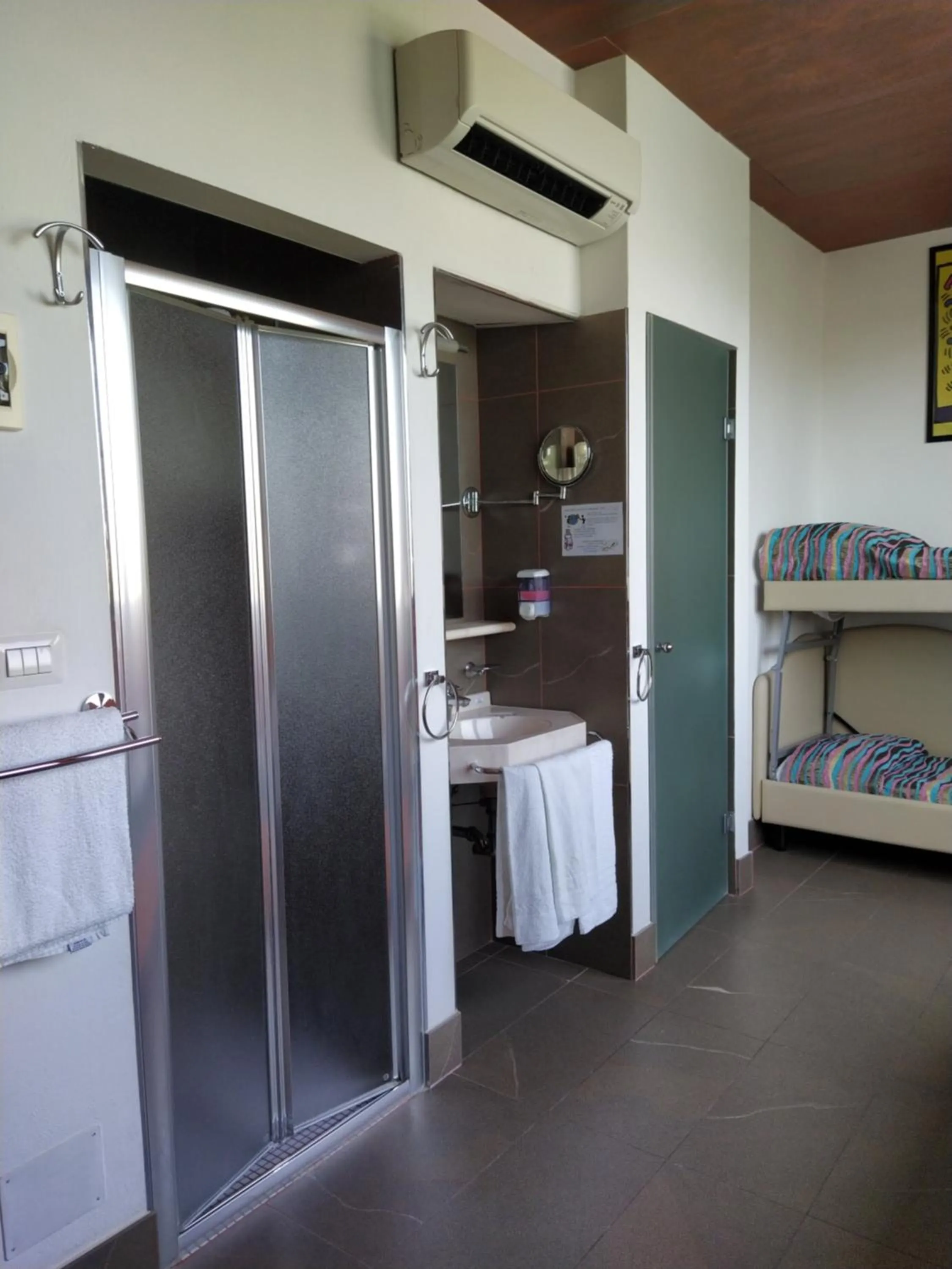 Bathroom, Bed in Hotel Prestigio