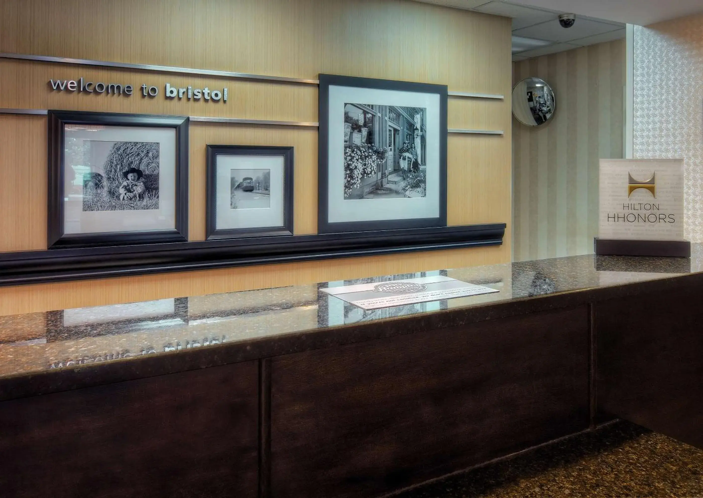 Lobby or reception in Hampton Inn Bristol Lobby or reception in Hampton Inn Bristol