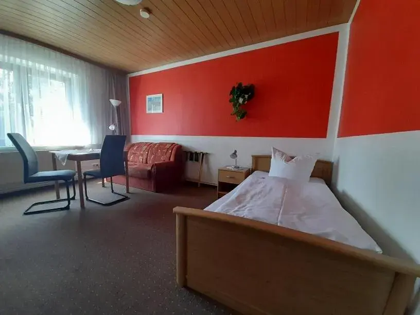 Single Room with Private Bathroom - single occupancy in Hotel Am Stadtwall Single Room with Private Bathroom - single occupancy in Hotel Am Stadtwall