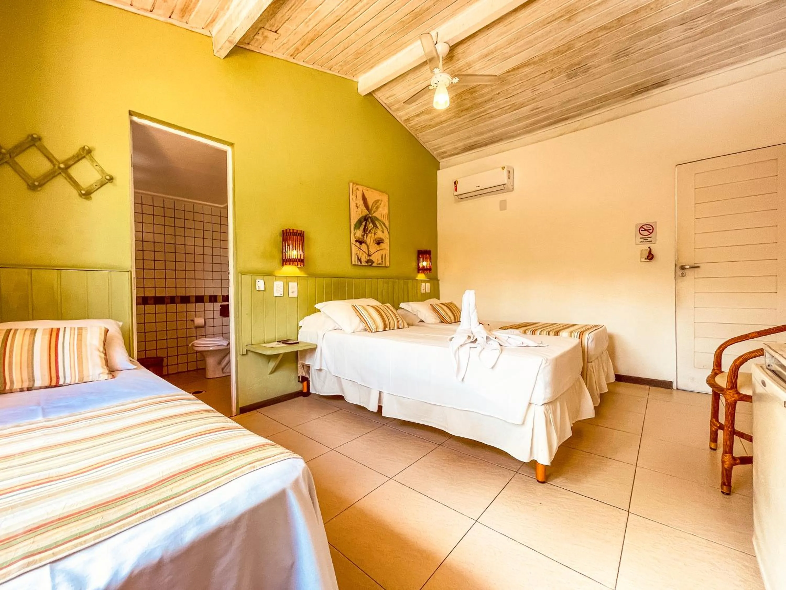 air conditioner, Bed in Pousada Tatuapara