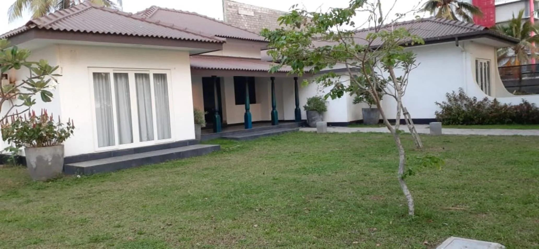 Property building in Golden Star Beach Hotel