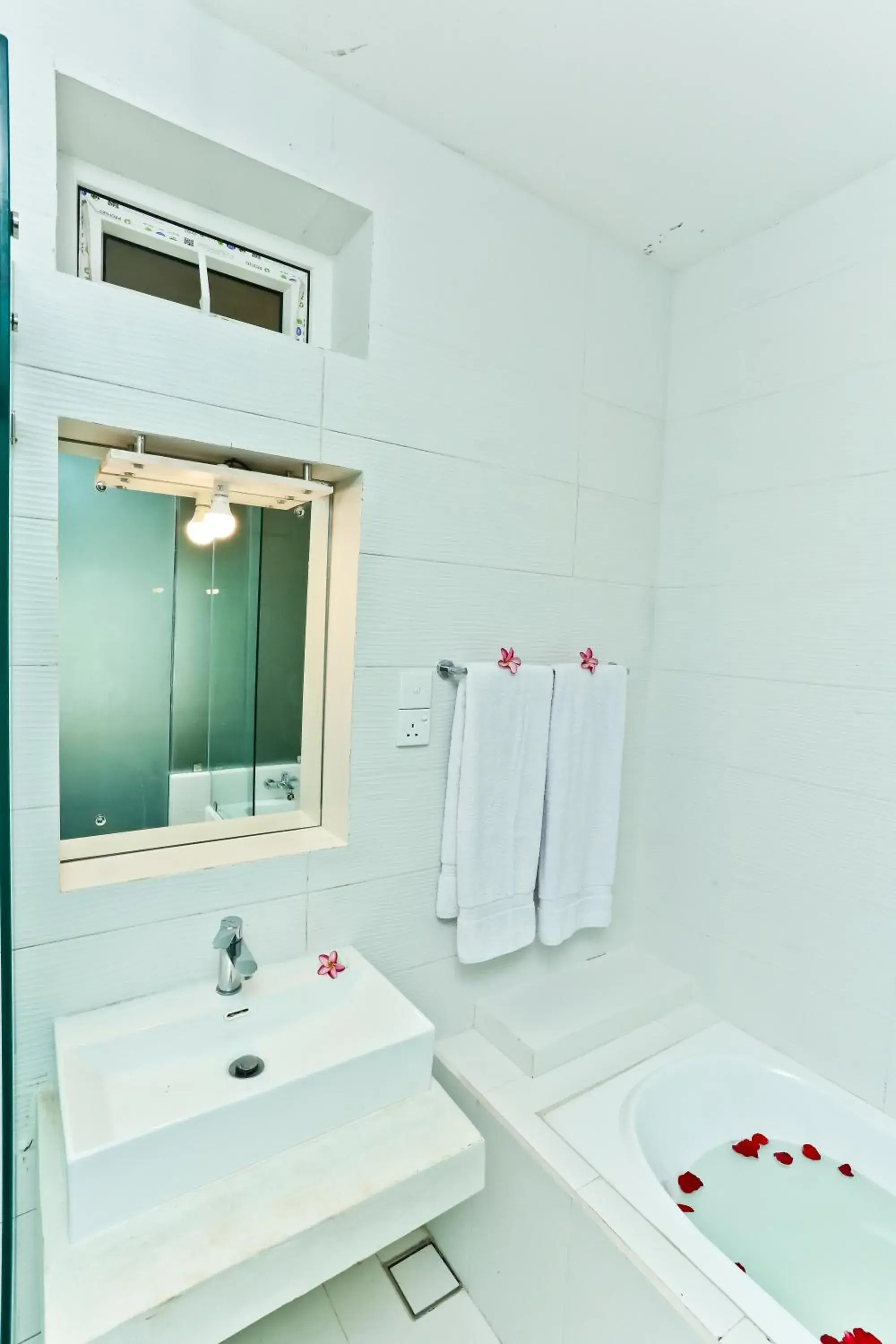 Bathroom, Bed in Golden Star Beach Hotel Bathroom, Bed in Golden Star Beach Hotel