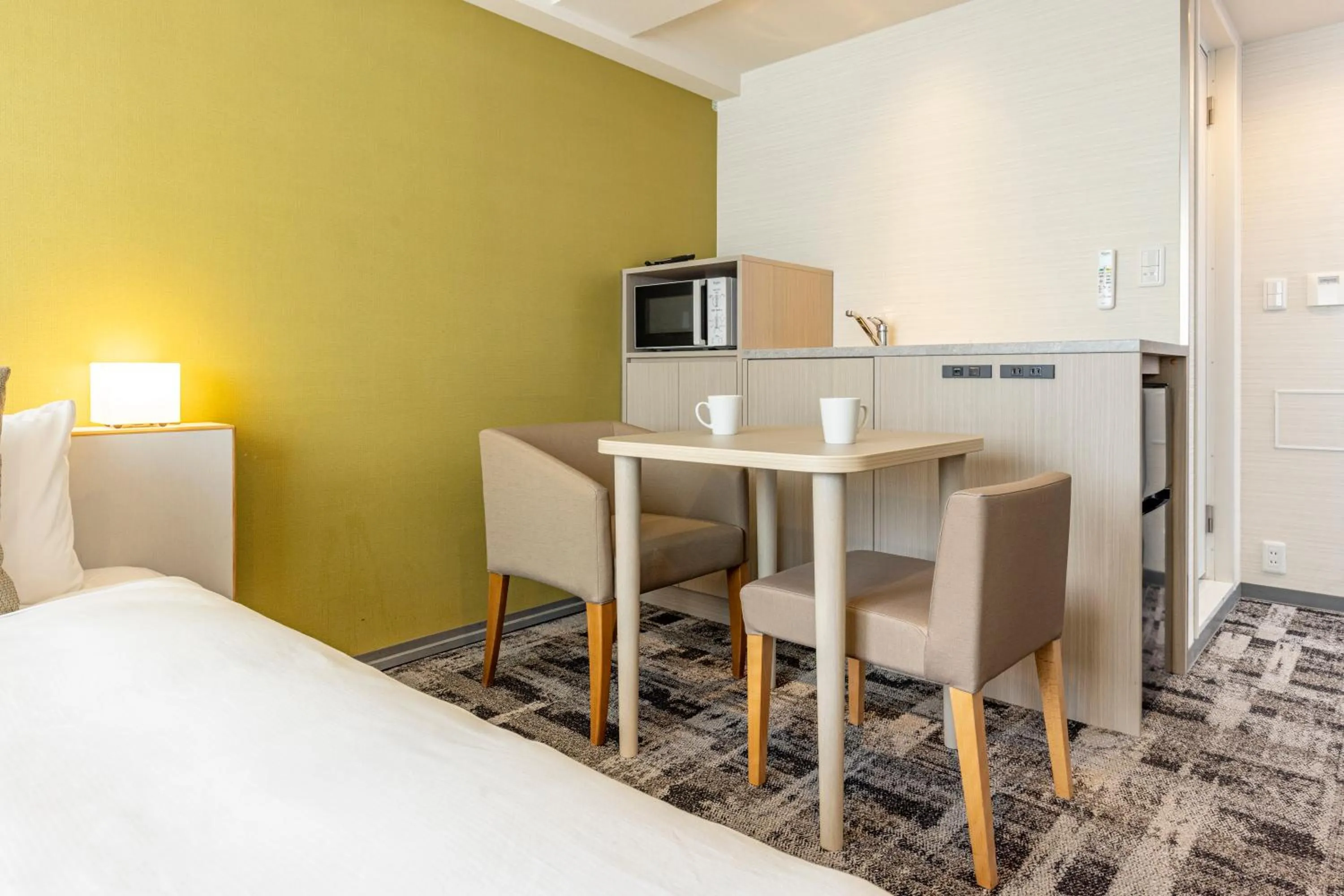 Dining area, Bed in Tokyu Stay Tsukiji - Tokyo Ginza Area