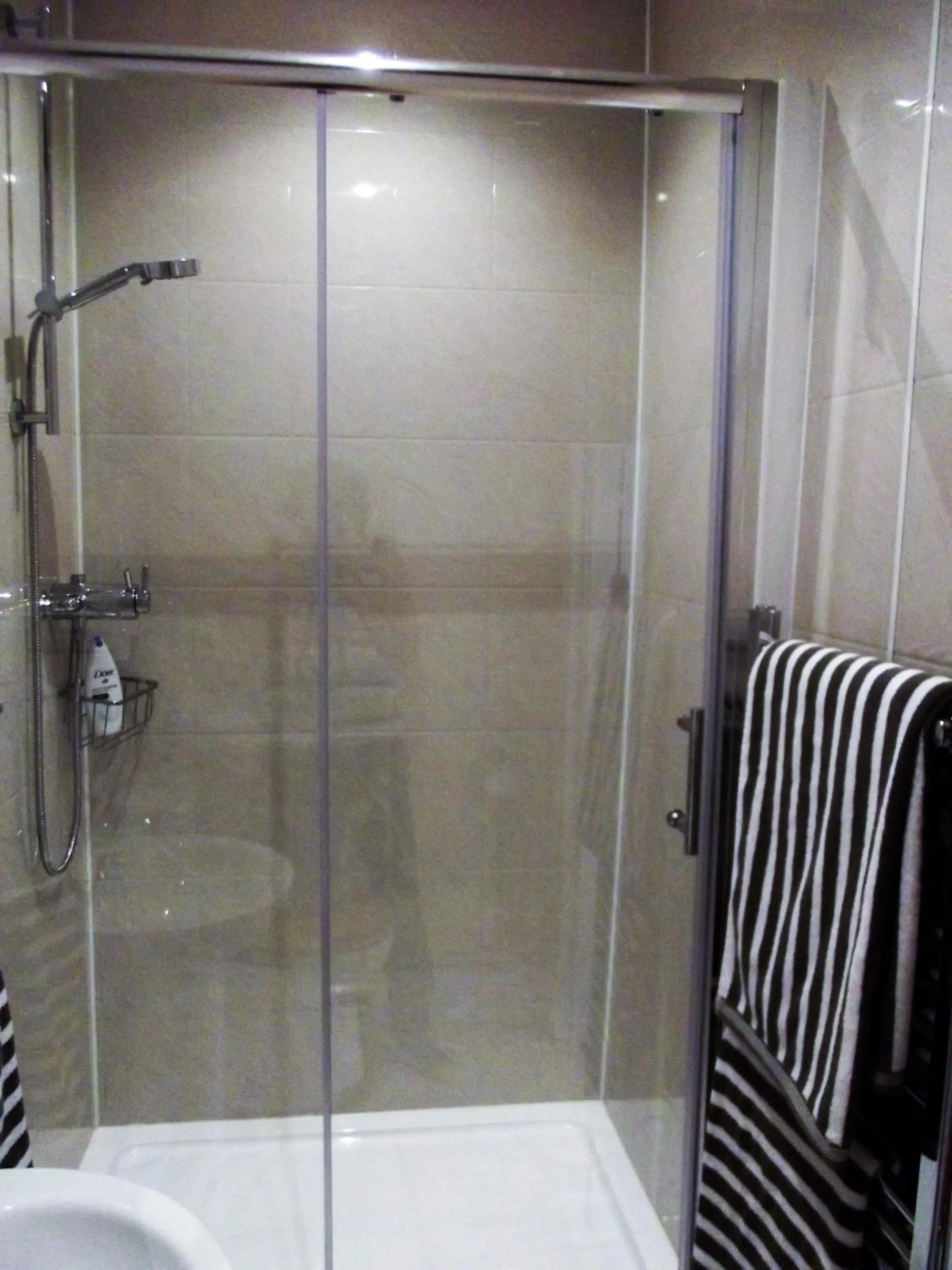 Photo of the whole room in Deepaller Farm B&B