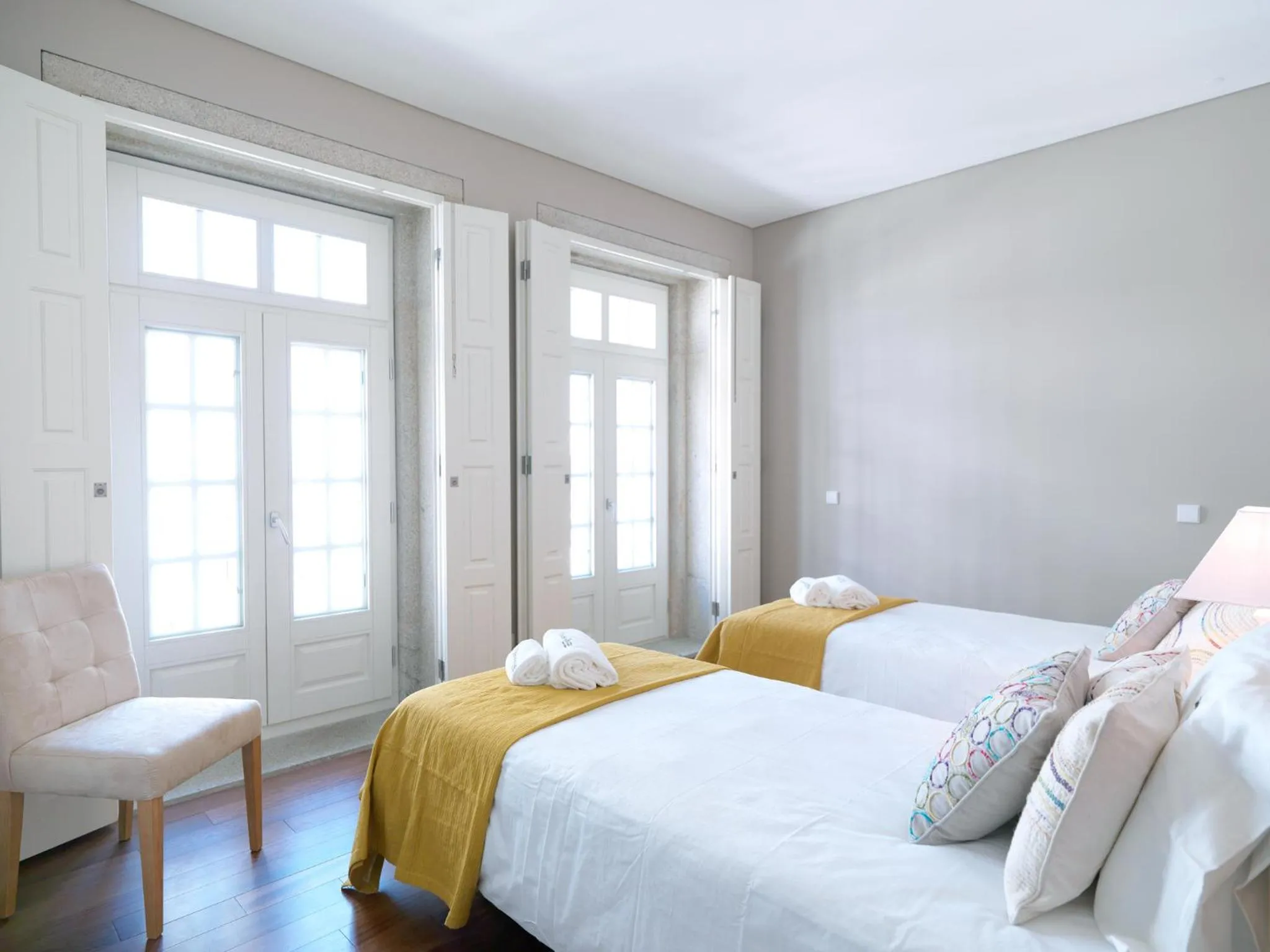 FLH Porto Bright Flat