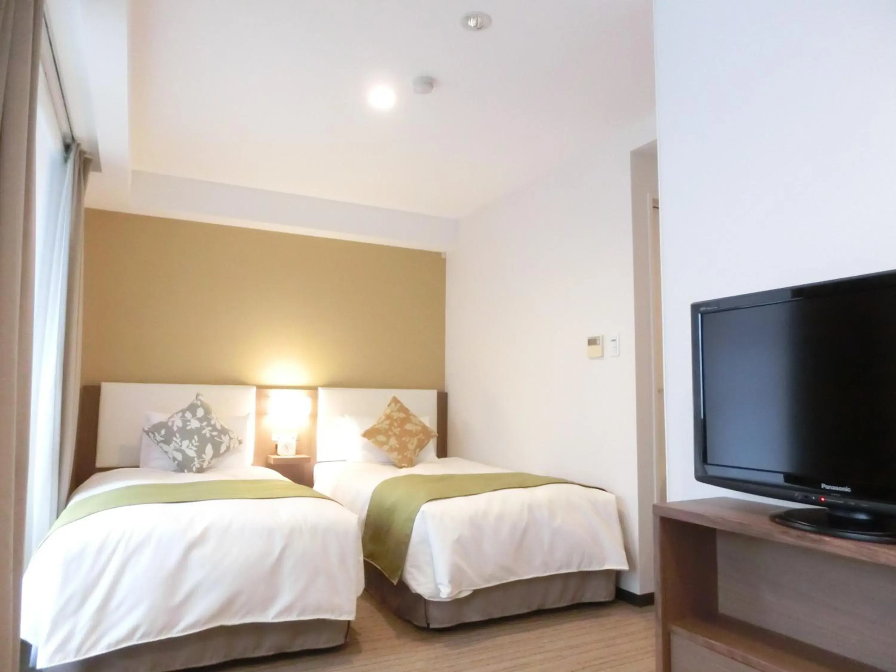 TV and multimedia, Bed in Tokyu Stay Yoga TV and multimedia, Bed in Tokyu Stay Yoga