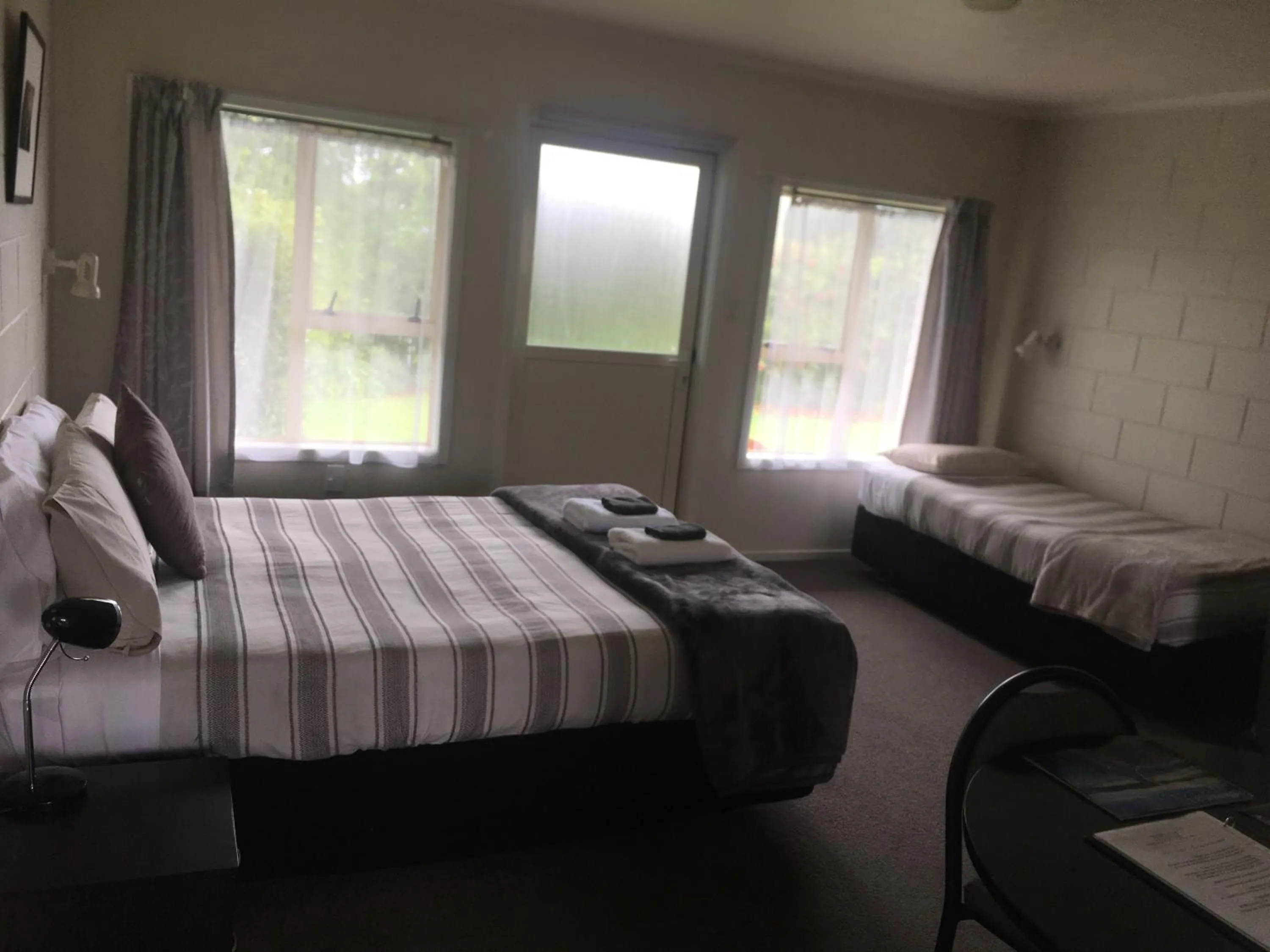 Photo of the whole room, Bed in 252 Beachside Motels & Holiday Park