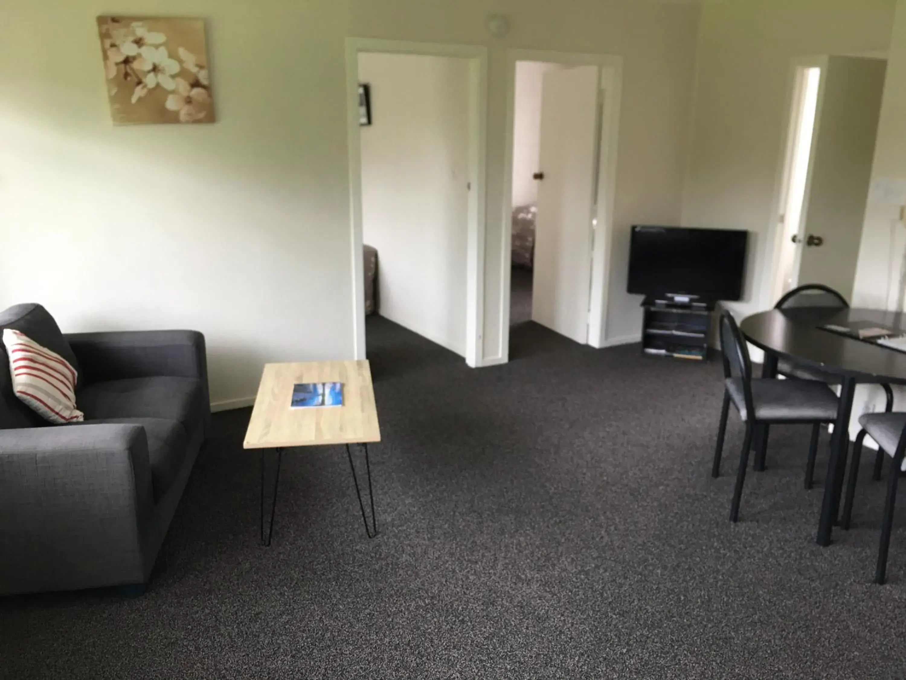 Living room in 252 Beachside Motels & Holiday Park Living room in 252 Beachside Motels & Holiday Park