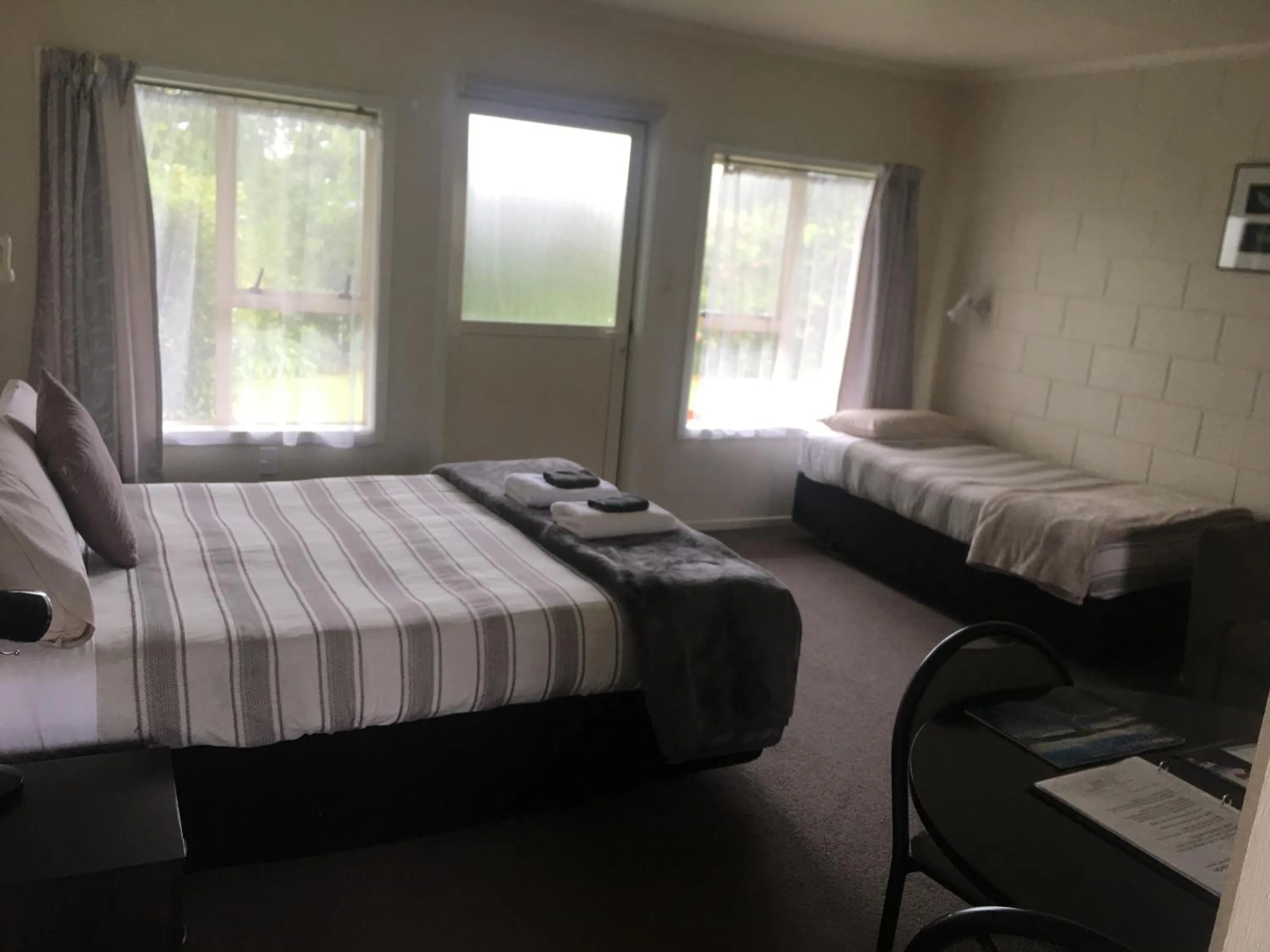 Photo of the whole room, Bed in 252 Beachside Motels & Holiday Park
