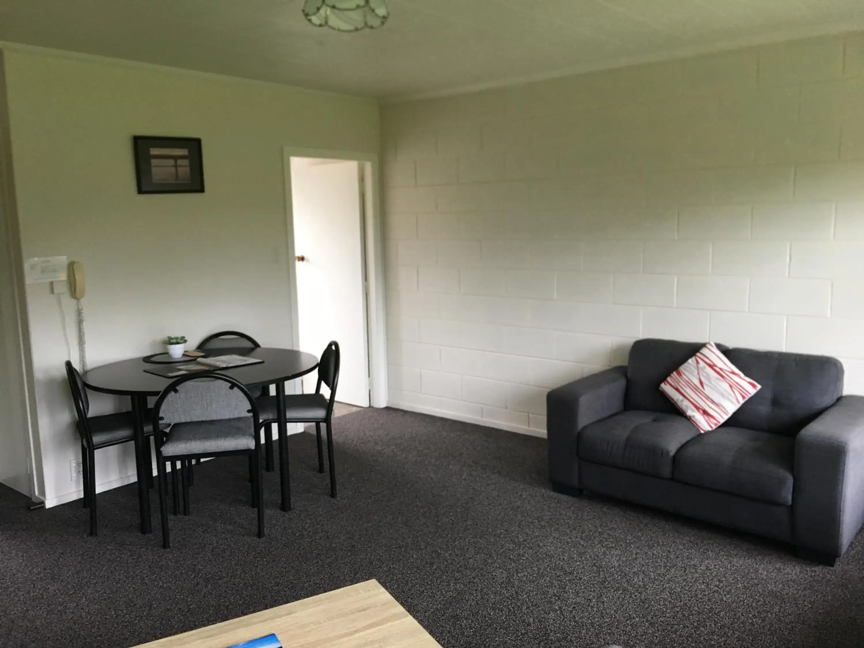 Living room in 252 Beachside Motels & Holiday Park Living room in 252 Beachside Motels & Holiday Park