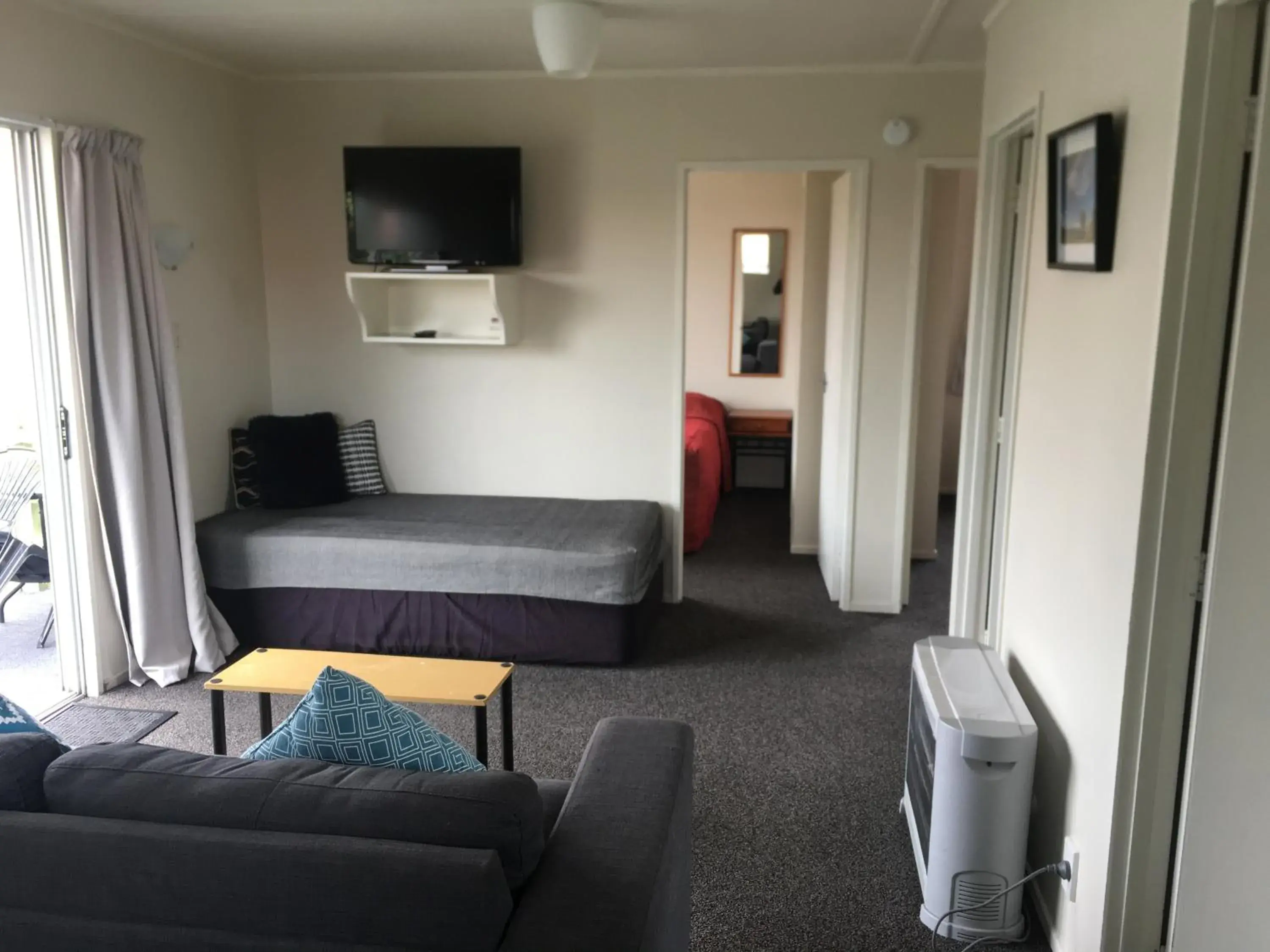 Photo of the whole room in 252 Beachside Motels & Holiday Park Photo of the whole room in 252 Beachside Motels & Holiday Park