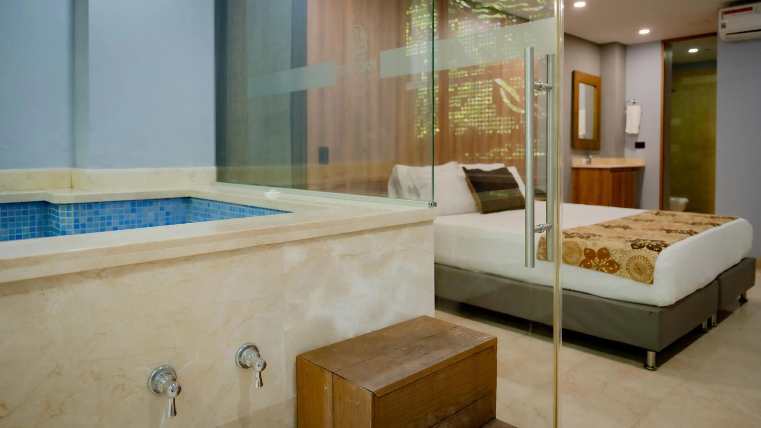 Bed in Hotel Madeiro