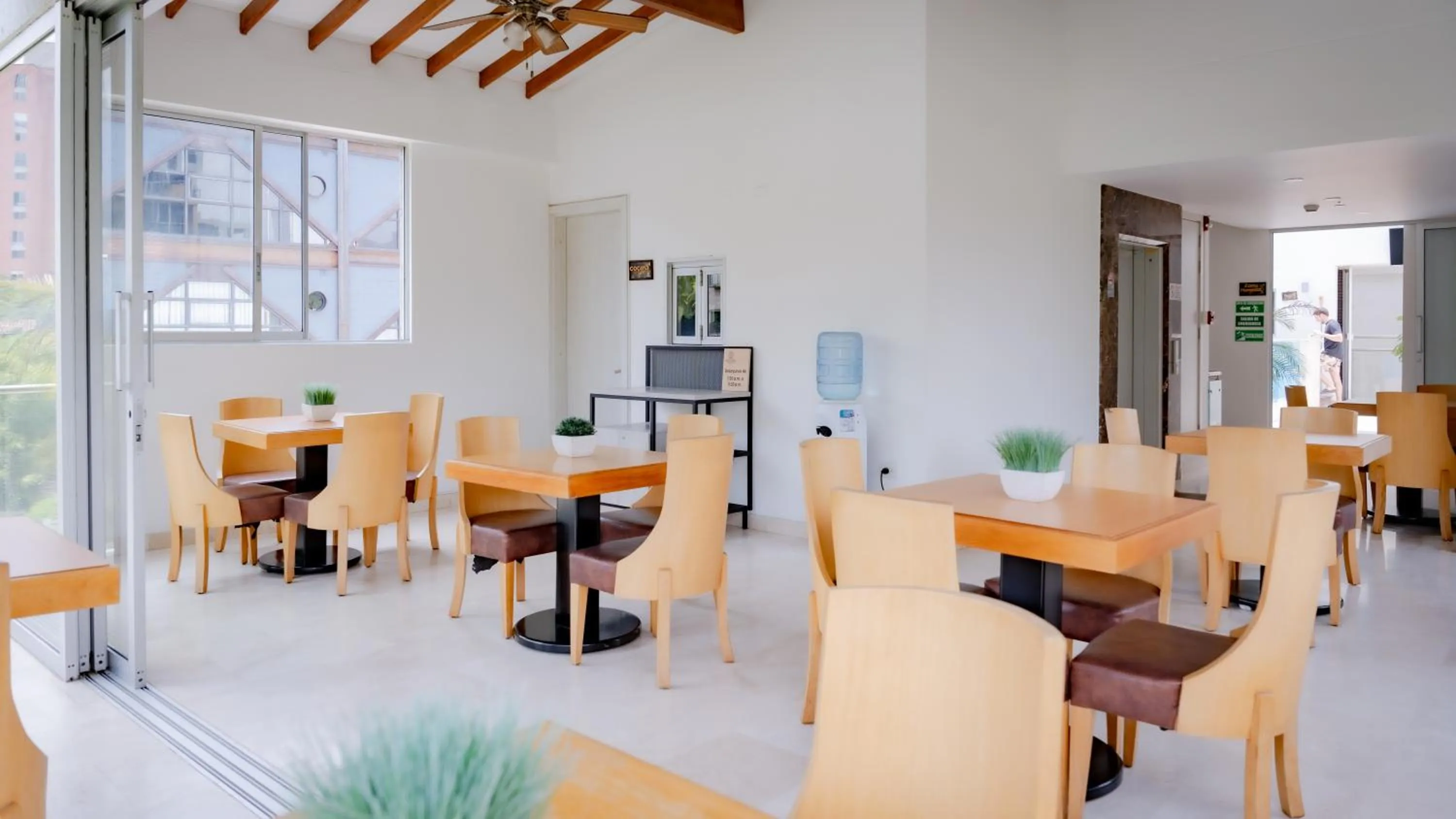 Dining area in Hotel Madeiro