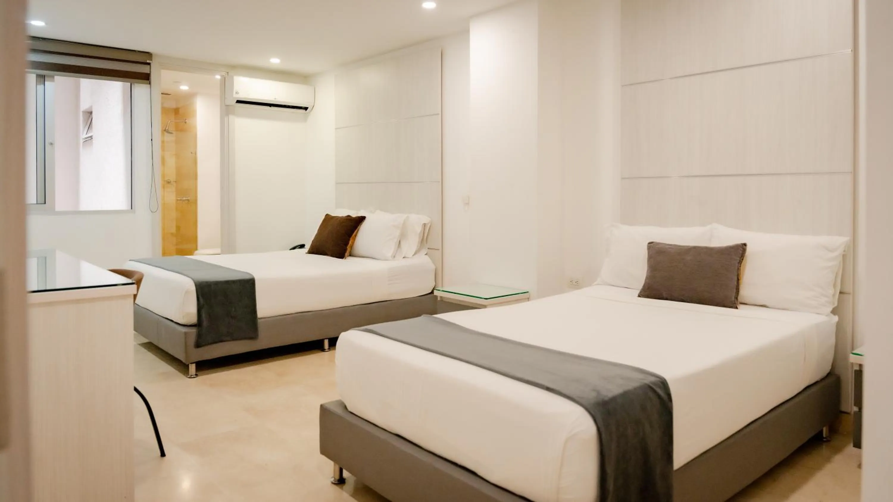 Photo of the whole room, Bed in Hotel Madeiro