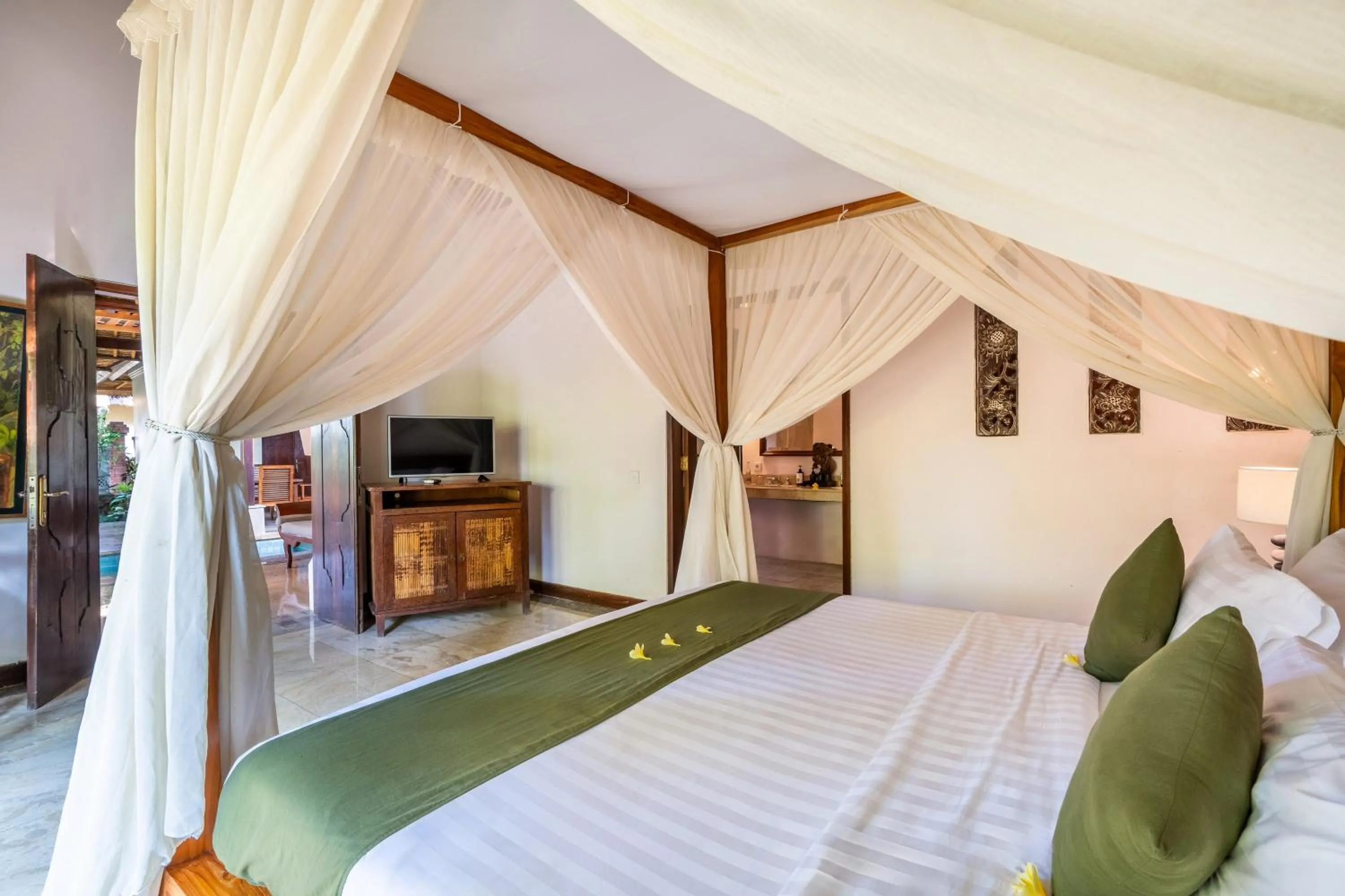 Bed in Natura Villa Ubud Bali