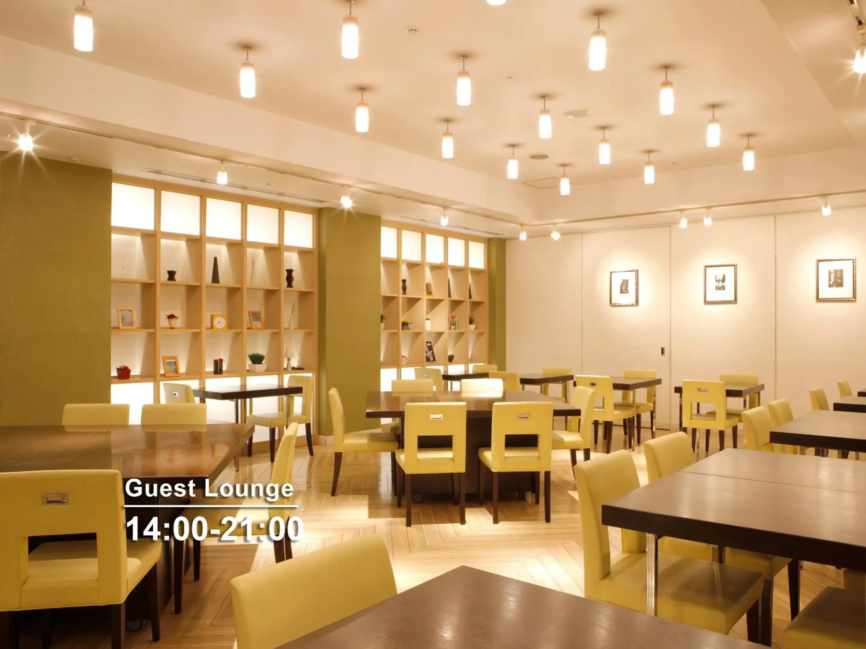 Lounge or bar in Mitsui Garden Hotel Kumamoto Lounge or bar in Mitsui Garden Hotel Kumamoto