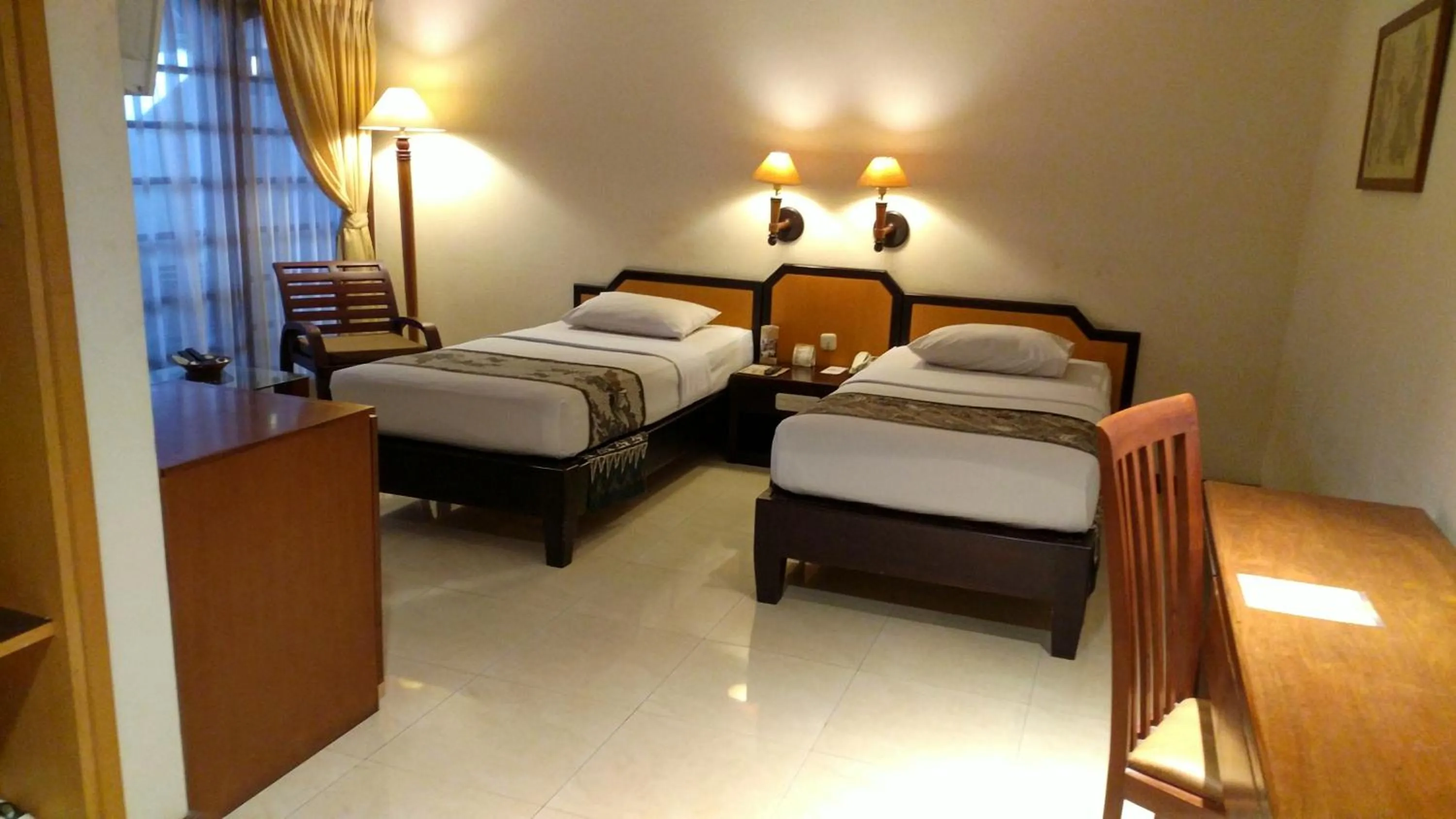 Bed in Hotel Baron Indah