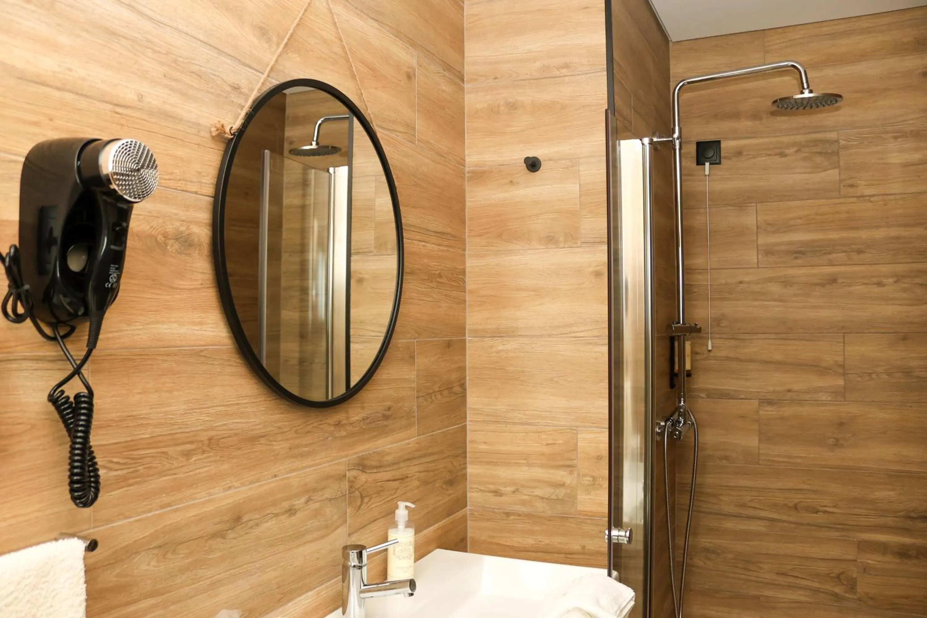 Shower in Quinta da Seixeda