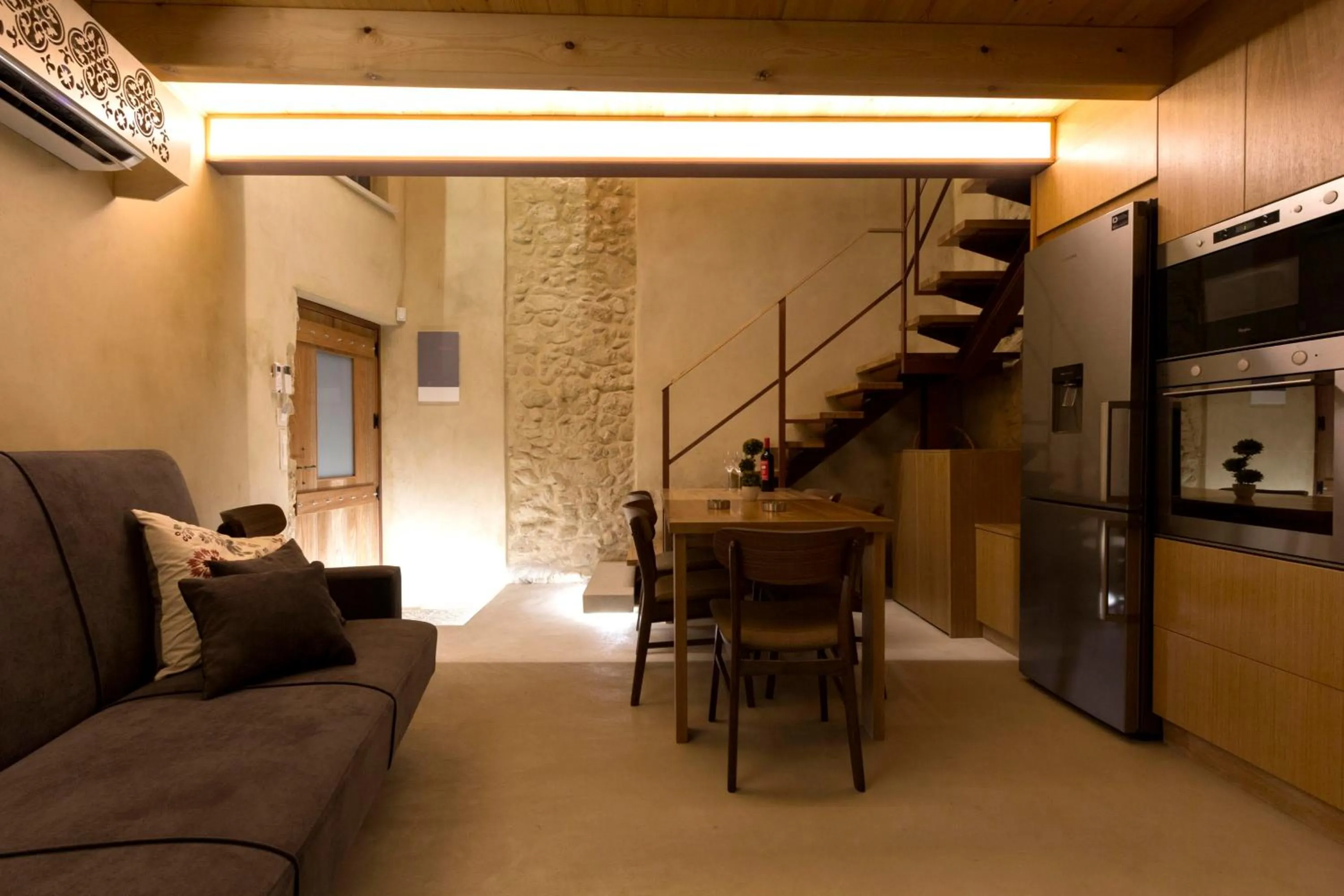 Kitchen or kitchenette in Evans House II